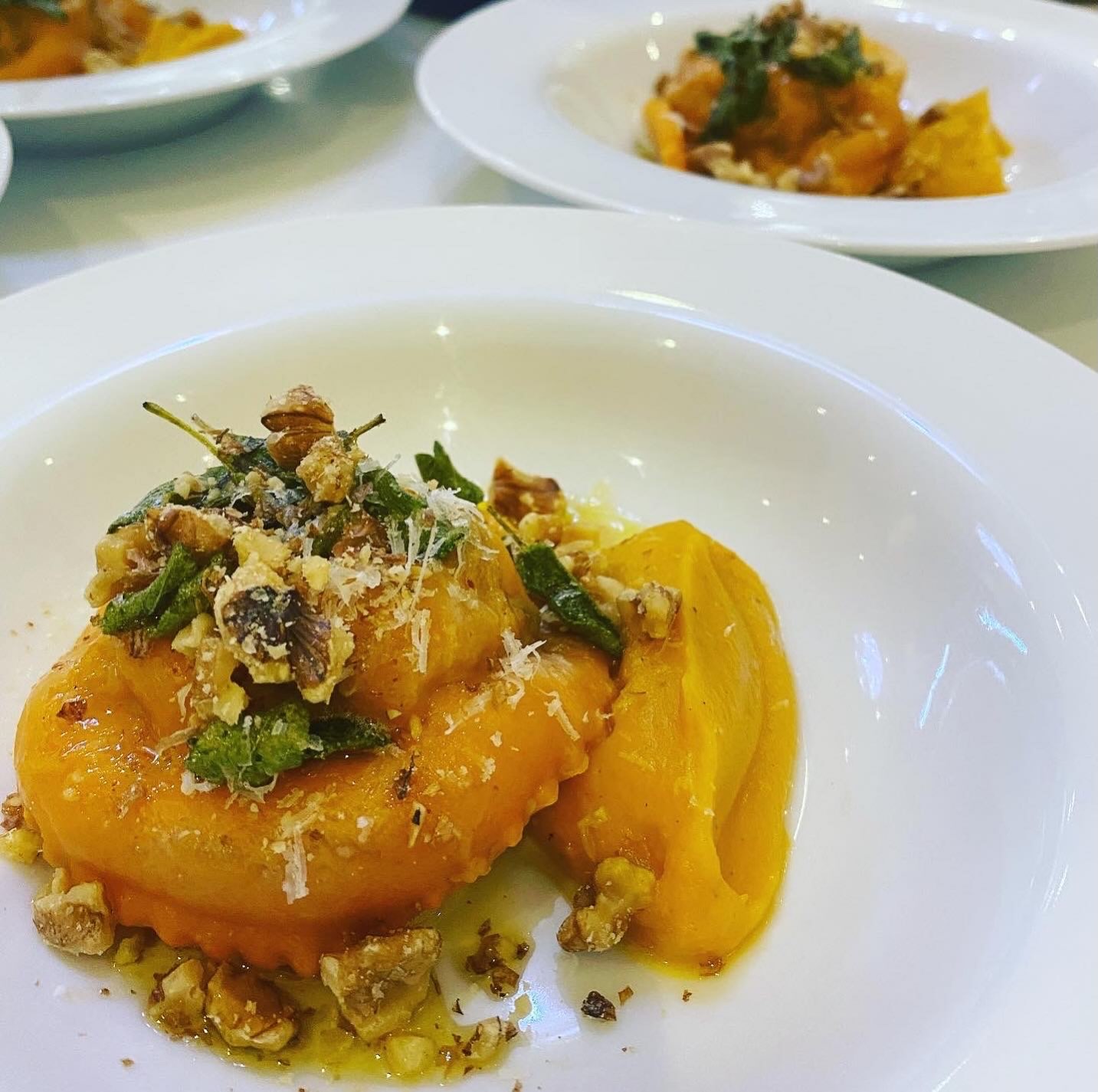 Seasonal Autumn Menu 🍁
Local Produce - Seasonal Ingredients - Intense Flavour
Pumpkin & Girolle Mushroom Ravioli
Sage Butter - Walnuts - Parmesan
Available from September 1st