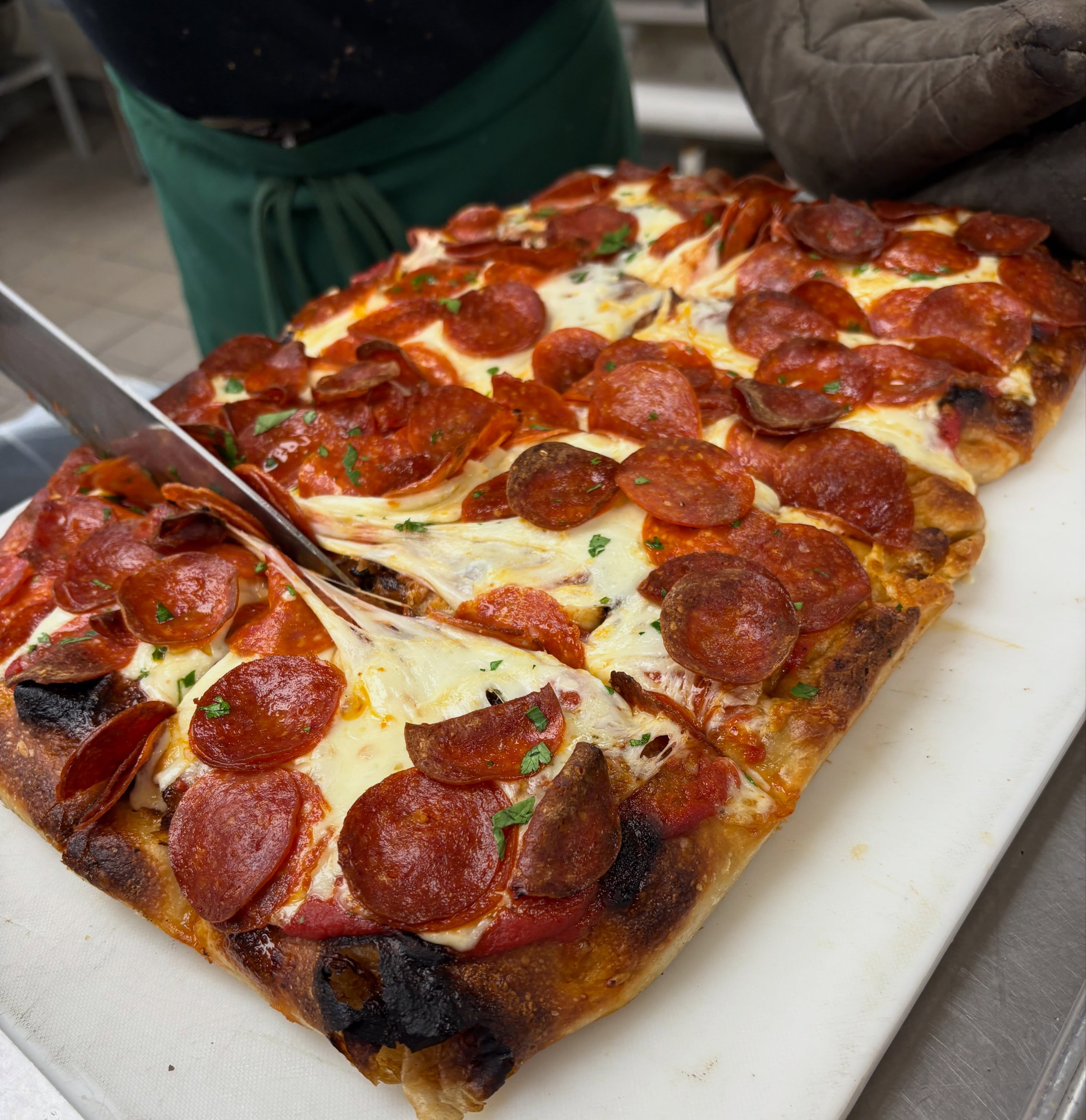 Happy Thursday!!
On the Menu Today:
Cheese & Pepperoni Pizza 🍕
BBQ Chicken Dinners 🍗
Freshly Made Sandwiches 🥪
Always served with a smile! 😁
#lunch #dinner #pizza #chicken #bbq