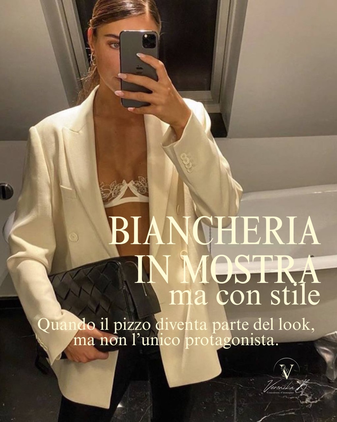Biancheria in mostra, se per caso state andando a un evento.
Body o reggiseno in pizzo, che sbucano civettuoli da sotto i vestiti, per me sono più un elemento di un look serale che diurno.
Alla luce del giorno preferisco un’eleganza raffinata e sobria, dove il pizzo rimane un segreto piccante e non diventa il centro dell’attenzione.
Anche se, naturalmente, tutto dipende dall’occasione e dallo stile personale.
✨ La vera differenza? Saper creare mistero , non mostrare.
E tu, come vivi la sensualità nel tuo stile?
#stileautentico #oltrelospecchio #consulenzadimmagine #eleganzaconsapevole