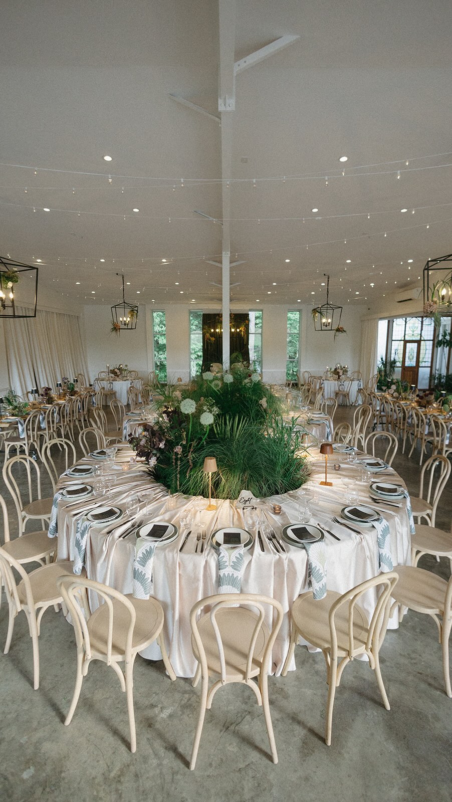 We love a dining room transformation✨🥀🌿🕯️
Planning: @timeless.events.nc
Florist: @teacupfloral
Rentals: @curatedeventsraleigh
Photographer: @lauramemoryphotography
•
•
•
The Meadows Raleigh I Raleigh NC I Raleigh Weddings I NC Weddings I Wedding Inspo I Wedding Day I Luxury Wedding Venue I Luxury Weddings I Raleigh Wedding Venue I NC Luxury Wedding Venue I Luxury Wedding Venue Raleigh NC I Wedding Photography I