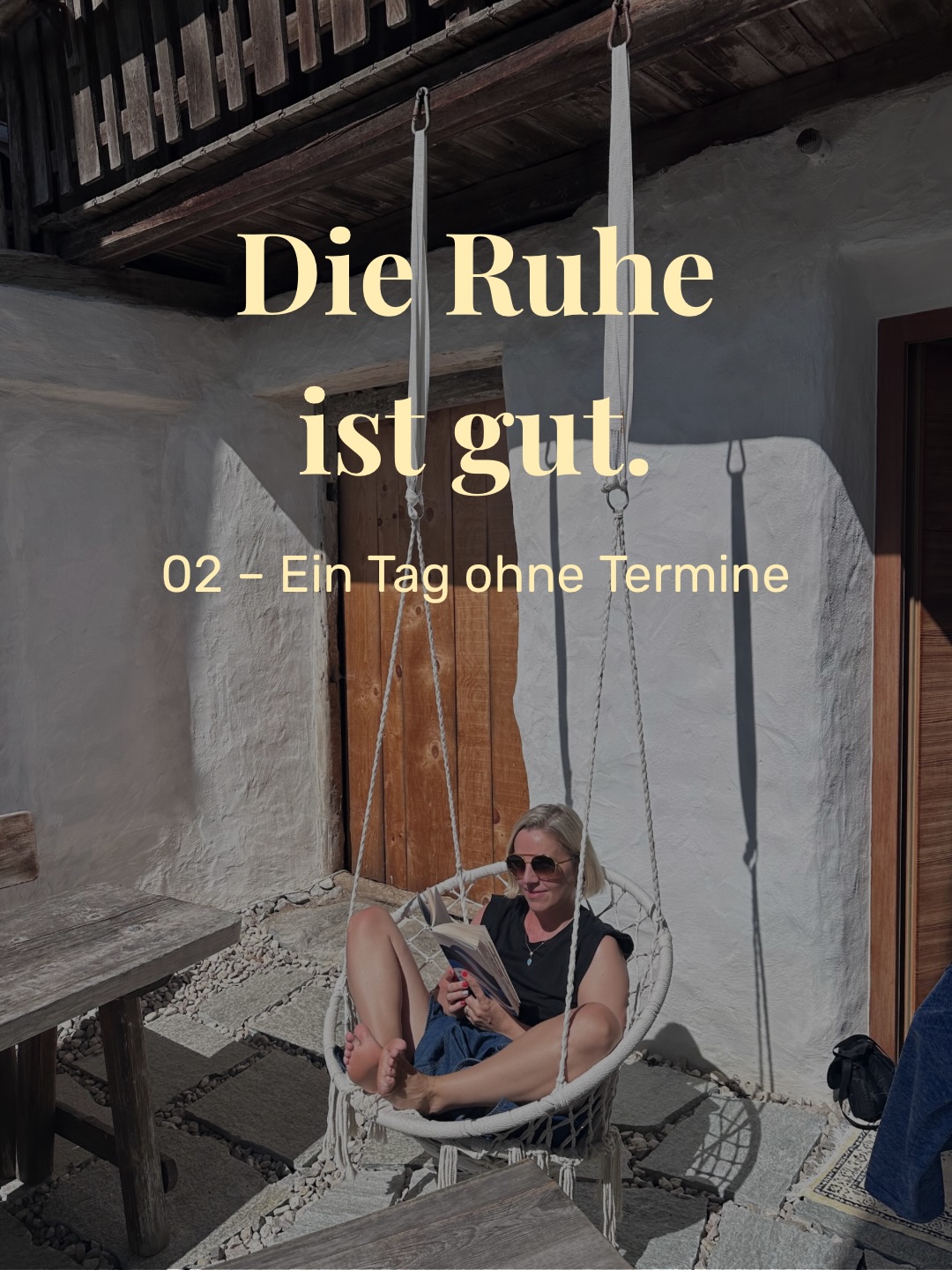 Schaukeln und Lesen - best!
So liebe ich meinen Sabbat, auch im Urlaub, den freien Tag ohne Termine und schwere Gespräche einmal pro Woche. Dieser Tag ist nie „perfekt“ und doch lebenswichtig.
Früher ist mir das schwer gefallen - Wie soll ich einen ganzen Tag verbringen ohne Arbeit und dabei trotzdem Freude haben? Das haben wir nicht gelernt in der Leistungsgesellschaft als Frauen.
Wie soll ich trotz Pause alles schaffen? - Oh, ich durfte lernen: nicht trotz, sondern vielleicht gerade wegen.
Ich merke den großen Unterschied, wenn für etwa 24 Stunden das Handy im Flugmodus ist. Meine Hand will trotzdem immer wieder danach greifen und es ist gar nicht so leicht.
Die darauffolgenden Tage merke ich aber, wie gut diese Pause getan hat.
Ich tanke auf, gewinne neuen Fokus, neue Kraft.
24 Stunden, die nicht unterbrochen werden von anstrengenden E-Mails oder nervigen Diskussionen. 24 Stunden ohne Zeitdruck und in der Übung, dass ich nichts verpassen werde, nichts zu fürchten brauche und liebevoll versorgt bin von Gott.
#dieruheistgut
In den Tag gleiten mit Kaffee, Lesen und Schreiben - ohne vorher Social Media oder E-Mails gecheckt zu haben
Ohne Internet Katzi beobachten und anlocken - leider gescheitert. Sie ist so eine süße!
Lecker essen ohne Zeitdruck
Jungs beim Genießen beobachten - Was für ein schöner Sabbat!
Kleiner Tiger schon so groß 🥹
Kaffee ans Bett von meinen Jungs nach einem kleinen Power Nap
Selbstreflexion und Ermutigung - immer noch ohne Internet
Unser Bible Study Workbook „Die Ruhe ist gut“ findest du im online Shop unter www.franletters.com