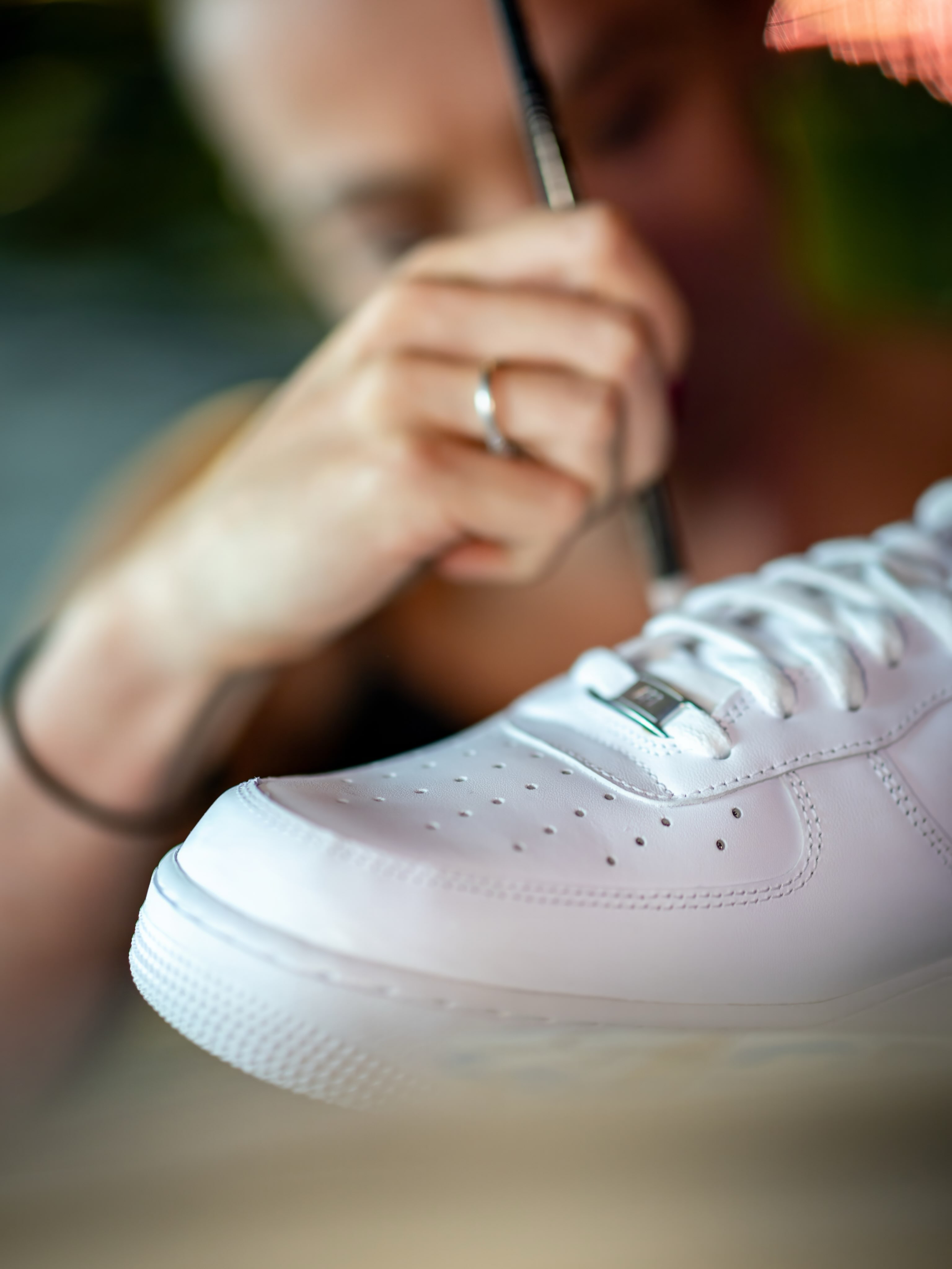 Just give me a blank pair
🖼️ custom artwork by Hannah Sahra on Nike sneaker.
📸 @hoyvinal @hoy