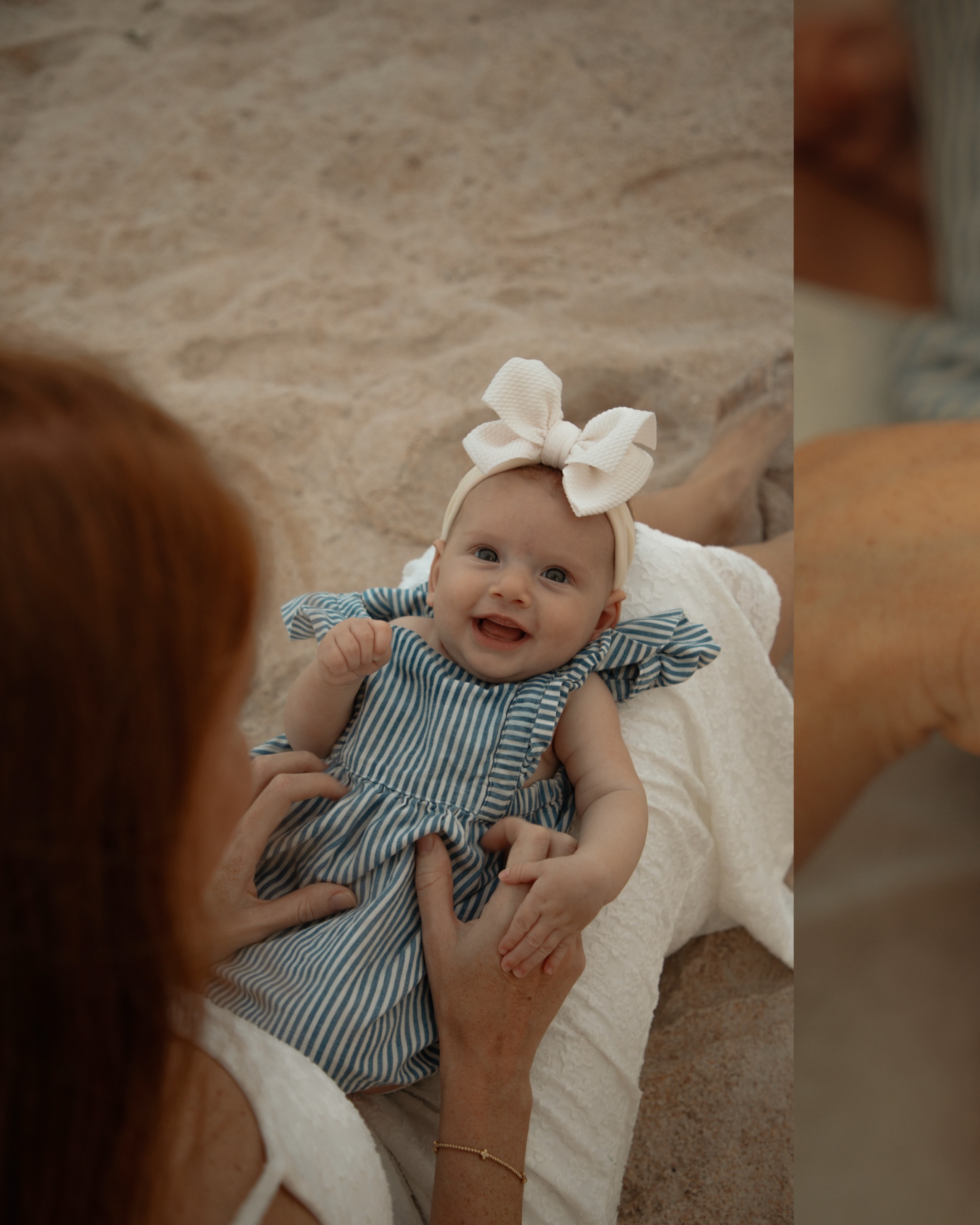 Baby Autumn absolutely stole the show for this family session. 🤍 #familyphotos #familysession #familyphotographer #centralflphotography