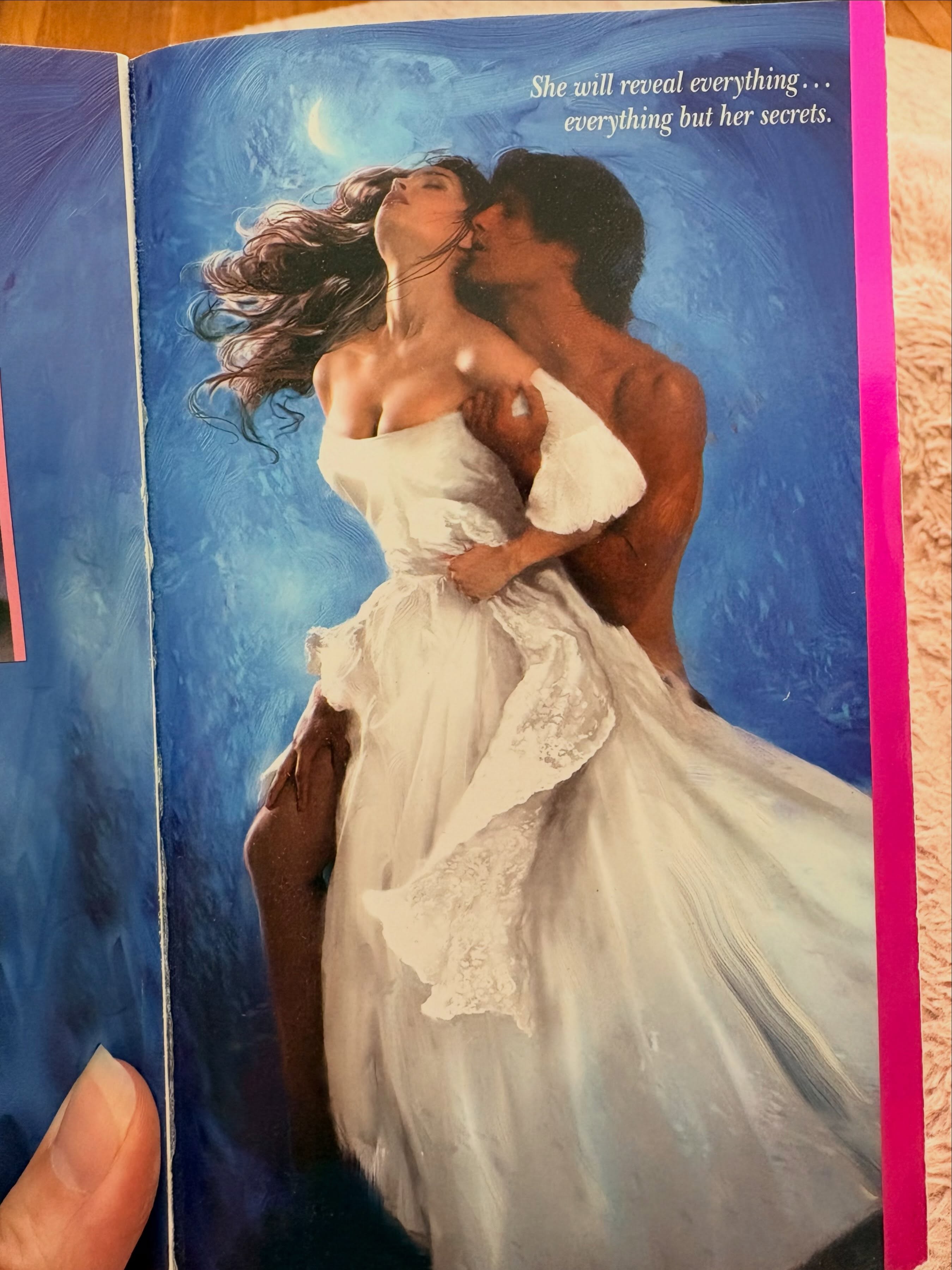 Happy Stepback Saturday!
Oof I really need to go hunting for some fresh stepbacks. So for today, I give you a classic fav of mine. It’s got all the swoon worthy vibes that I love 🔥🔥
Do you know which book this is? Leave your guesses in the comments!
#historicalromance #romancereader #romancebooks