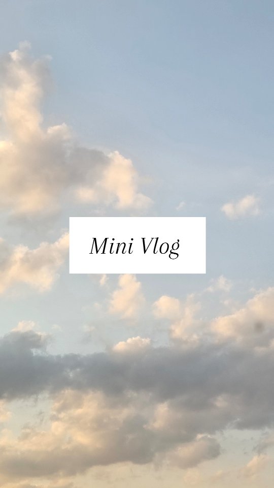 A quick mini vlog about what's been going on in the studio this week ✨️
#artlife #instaartist #minivlog #artstudio