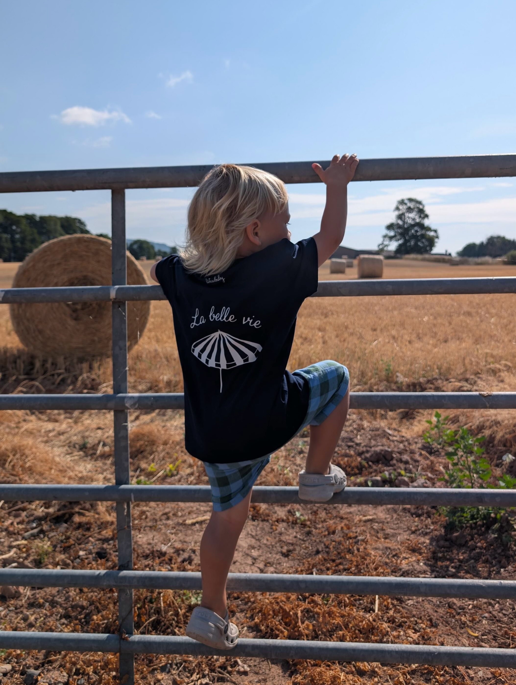 A good life 🌻 - the coolest duo styling our navy tees together.
If there is a design that you would like us to create so you can match with your little one, just pop me a dm x
@melodyleehunt