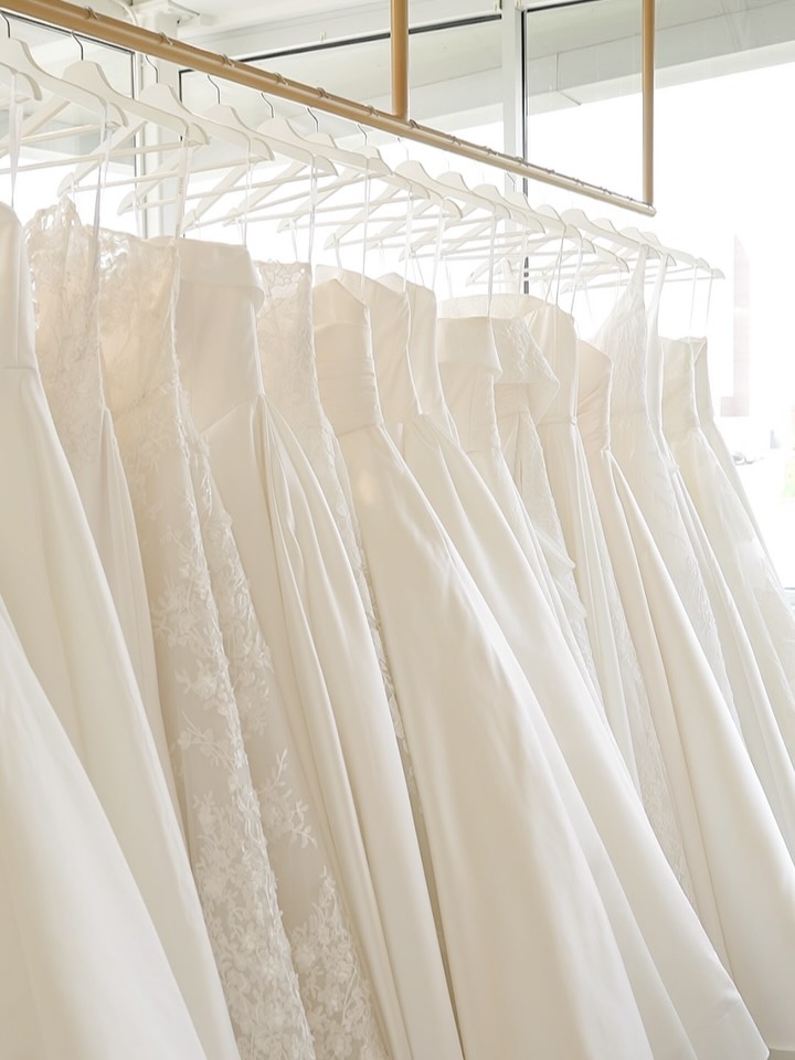 This feels like the weekend you find your wedding dress π₯