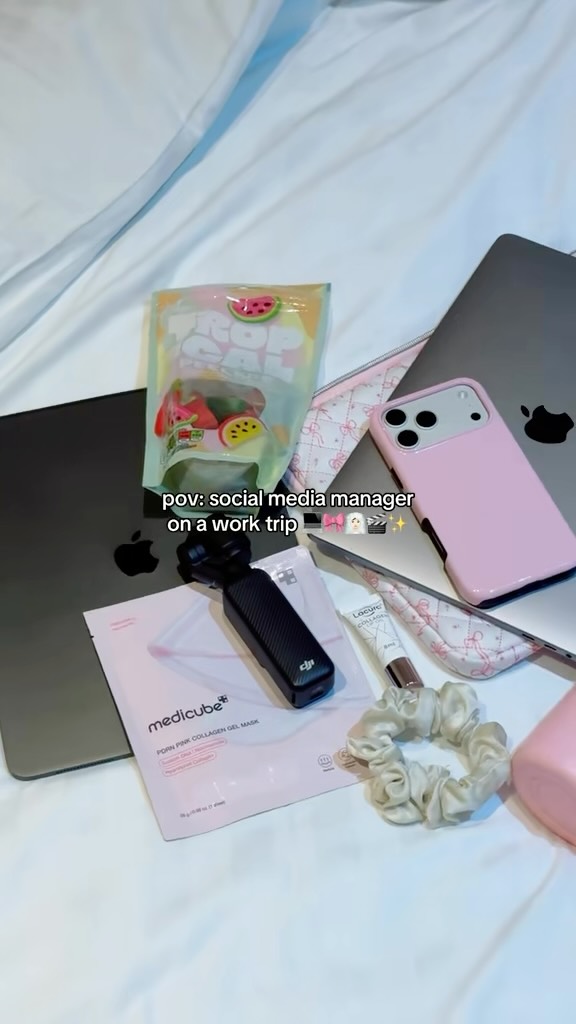POV: you became a social media manager and now your entire Apple ecosystem comes on work trips with you 😭🎀
I’m a self-employed social media marketer + content creator based in Scotland, sharing the real behind the scenes of running my business, client content days and everything in between 💻✨
If that’s your kinda thing, hiiii 👋🏼 stick around x
#socialmediamanager #contentcreator #selfemployed
