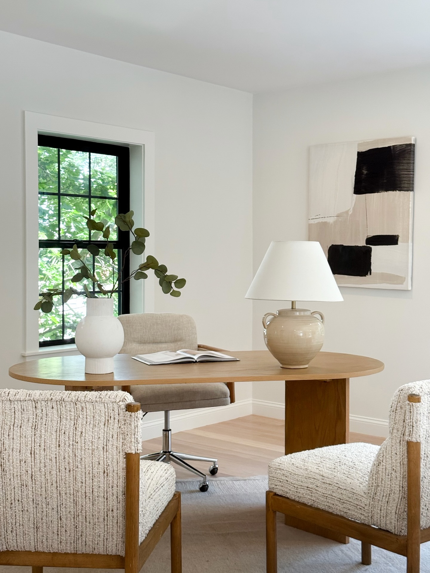 Our camera roll lately. 🤍
Spaces we’ve been designing, styling + capturing along the way. From the smallest styling moments to spaces coming together, the details are always our favorite part.
Consider this your latest dose of interior inspiration.
#BostonHomes #NewEnglandInteriors #InteriorDetails #HomeStyling #BostonInteriorDesigner
