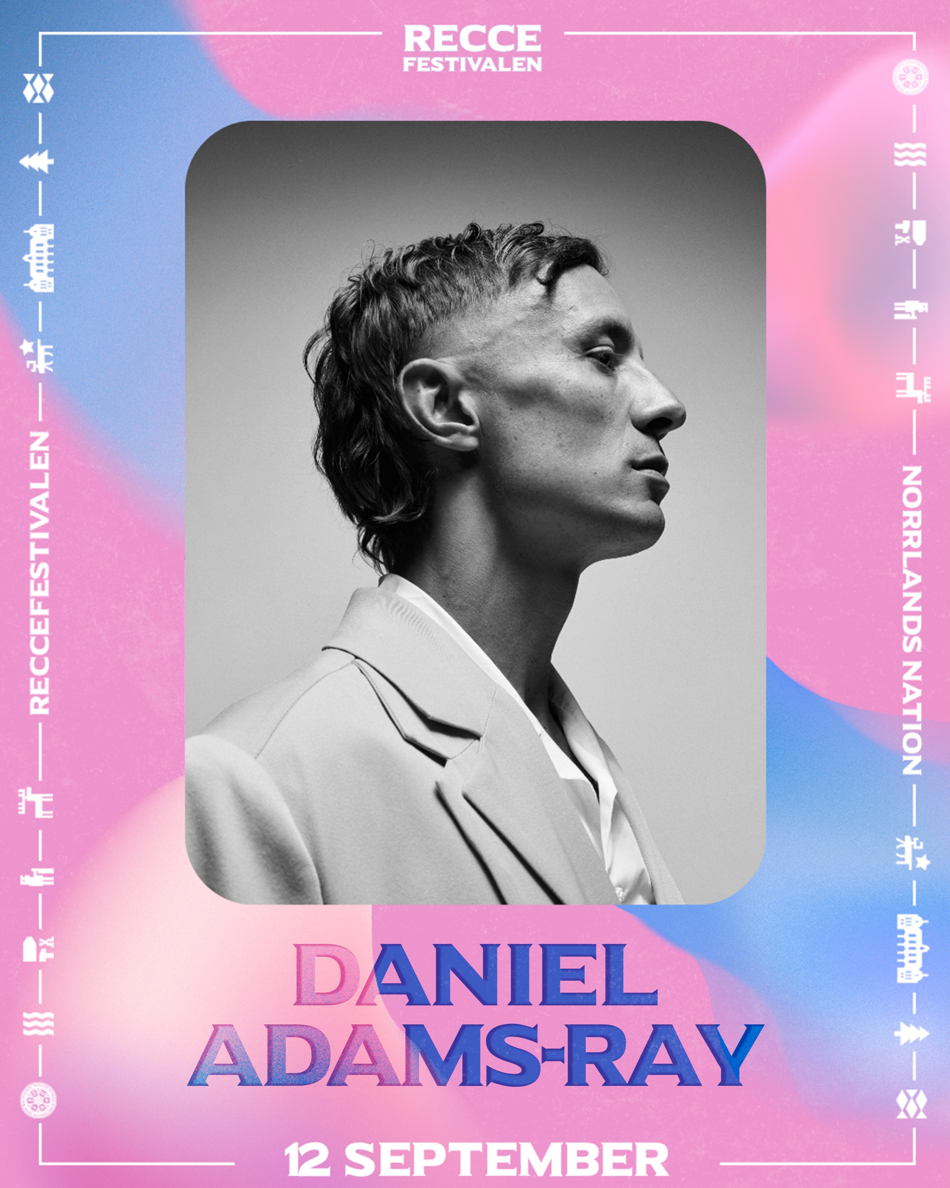 Norrlands nation kan med glädje presentera RecceFestivalens nästa liveakt: Daniel Adams-Ray!
⭐DANIEL ADAMS-RAY ⭐
Daniel Adams-Ray har en unik plats på den svenska musikscenen. Han slog igenom 2004 med Snook och 2010 kom solodebuten ”Svart, vitt och allt däremellan”. Sedan dess har han släppt totalt fem soloalbum och verkat fritt i gränslandet mellan rap, indie och poesi där de samhällsskildrande texterna är limmet i hans musikaliska resa. Det senaste albumet “Pandemi, Palestina & Heartache” släpptes 2025.
När: Lördag 12 september, 23:00
Var: Gamla salen, Norrlands nation
ID och nationskort krävs.
⭐Varmt välkomna!⭐
___
Norrlands Nation is delighted to present RecceFestival’s next live act: Daniel Adams-Ray!
⭐DANIEL ADAMS-RAY ⭐
Daniel Adams-Ray occupies a unique place on the Swedish music scene. He broke through in 2004 with Snook, and in 2010 released his solo debut, “Svart, vitt och allt däremellan.” Since then, he has released a total of five solo albums and worked freely in the intersection of rap, indie, and poetry, where his socially conscious lyrics serve as the glue holding his musical journey together. His latest album, “Pandemi, Palestina & Heartache,” was released in 2025.
When: Saturday, September 12, 23:00
Where: Gamla salen, Norrlands Nation
ID and nation card required.
⭐Welcome!⭐