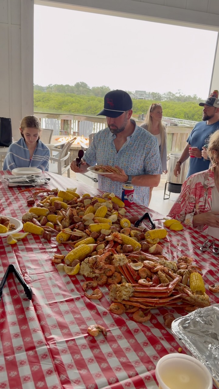 Another full weekend of seafood boils is locked and loaded for us in St. Augustine! 💥🦀🍤
There’s nothing better than serving our local community and meeting y’all who are visiting us on the First Coast! We love boiling for you and your crew and helping you celebrate with a meal and experience unlike any other.
As you look ahead to what’s next on your calendars — Labor Day hangs, football tailgates, family reunions, birthday bashes, and much more, we’d love to be a part of your plans. Book your boil and let’s do it right! 🤙🏼
💻 www.staugustine.outerbanksboilcompany.com
📞 904-494-6069
📍 711 A1A Beach Blvd, STA FLA