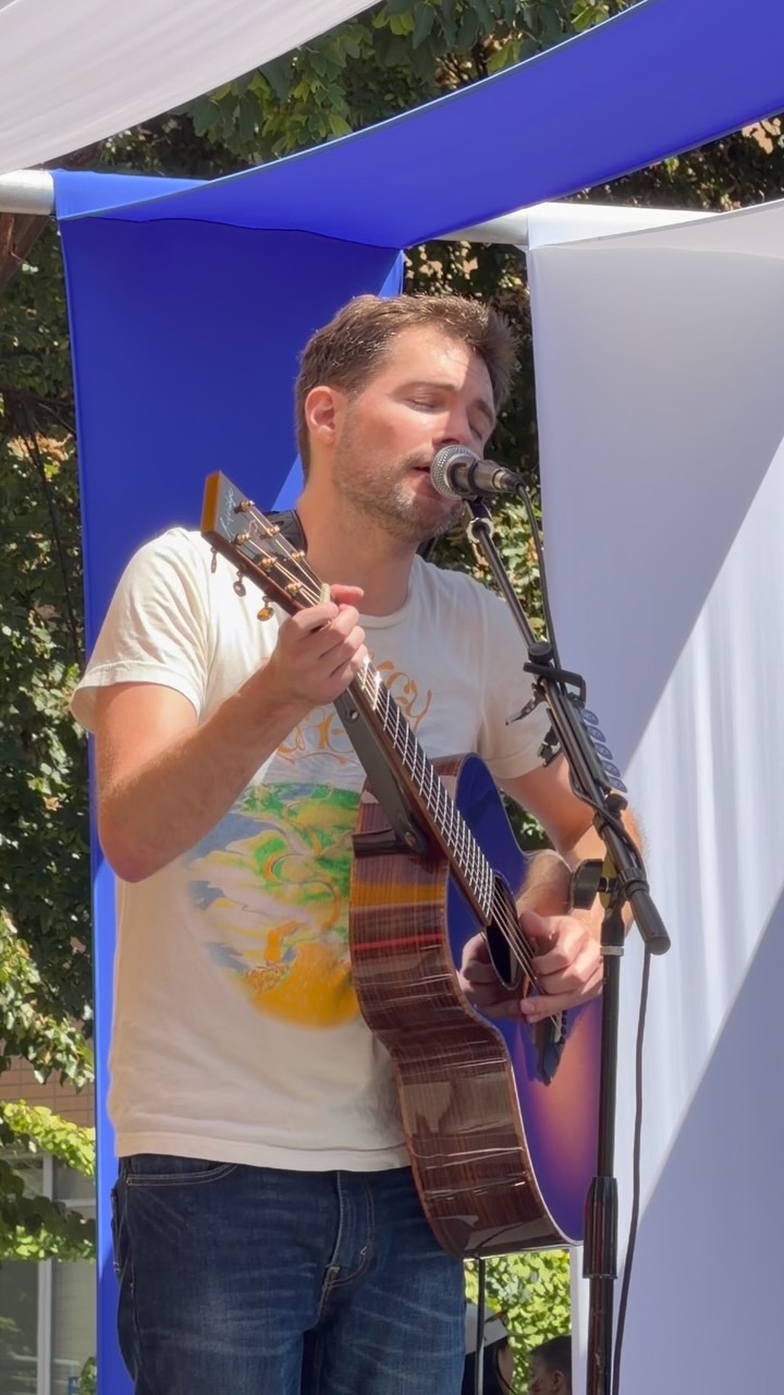 This audience grab of Get Up and Move at @vancouverartsmusicfest has some fun bits - loops, rapid-fire noodles on the SJ, @idea.the.artist making a surprise appearance, and a tag on an old @willwestmusic ditty.