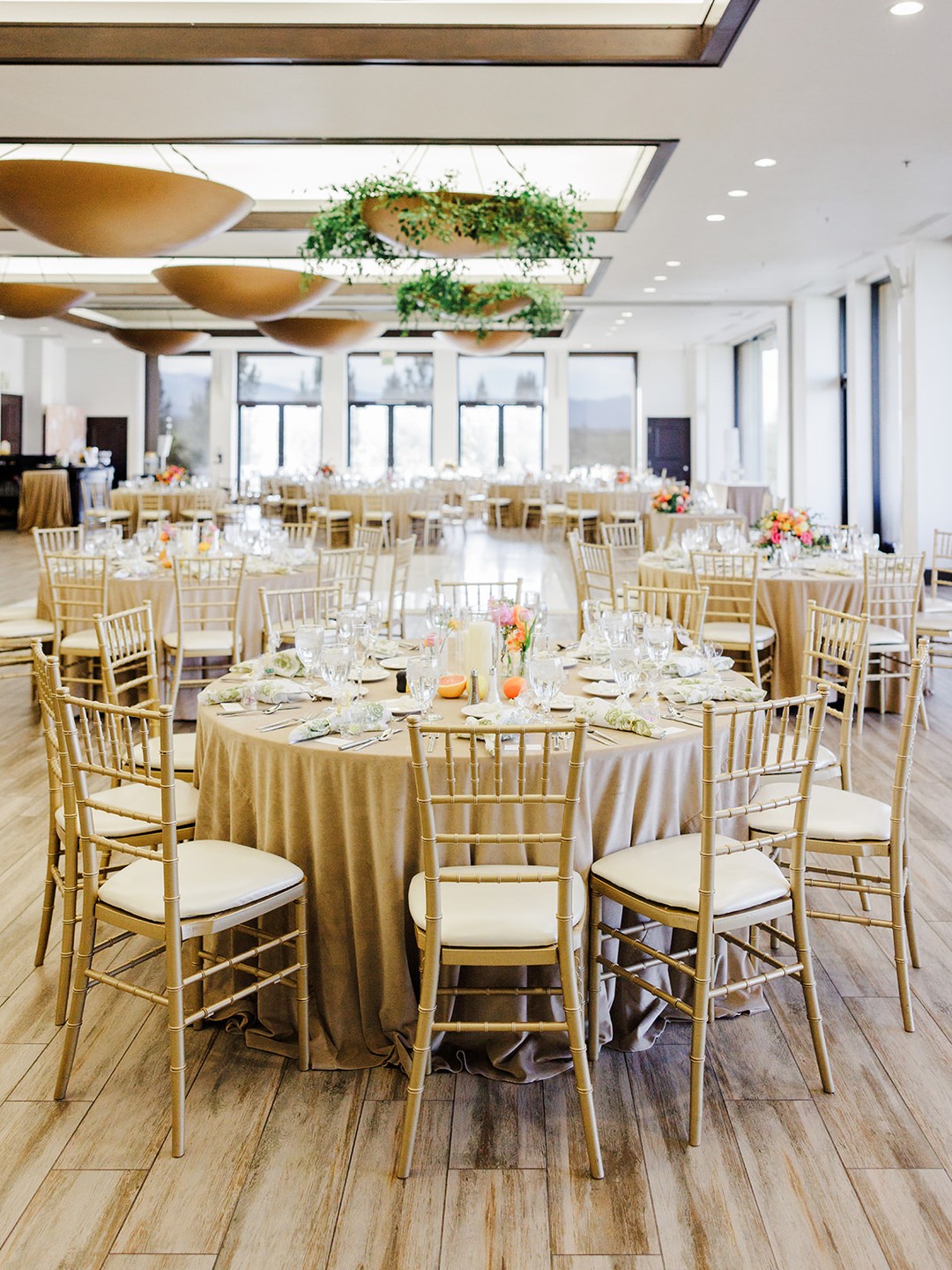 Your next celebration belongs at the Las Vegas Paiute Golf Resort. ⛳🏔️
Unforgettable events. 🥂
📸 @studio_n_photography
www.eventsbypaiute.com
#events #weddings #destinationweddings #eventsbypaiute #lvpaiutegolf