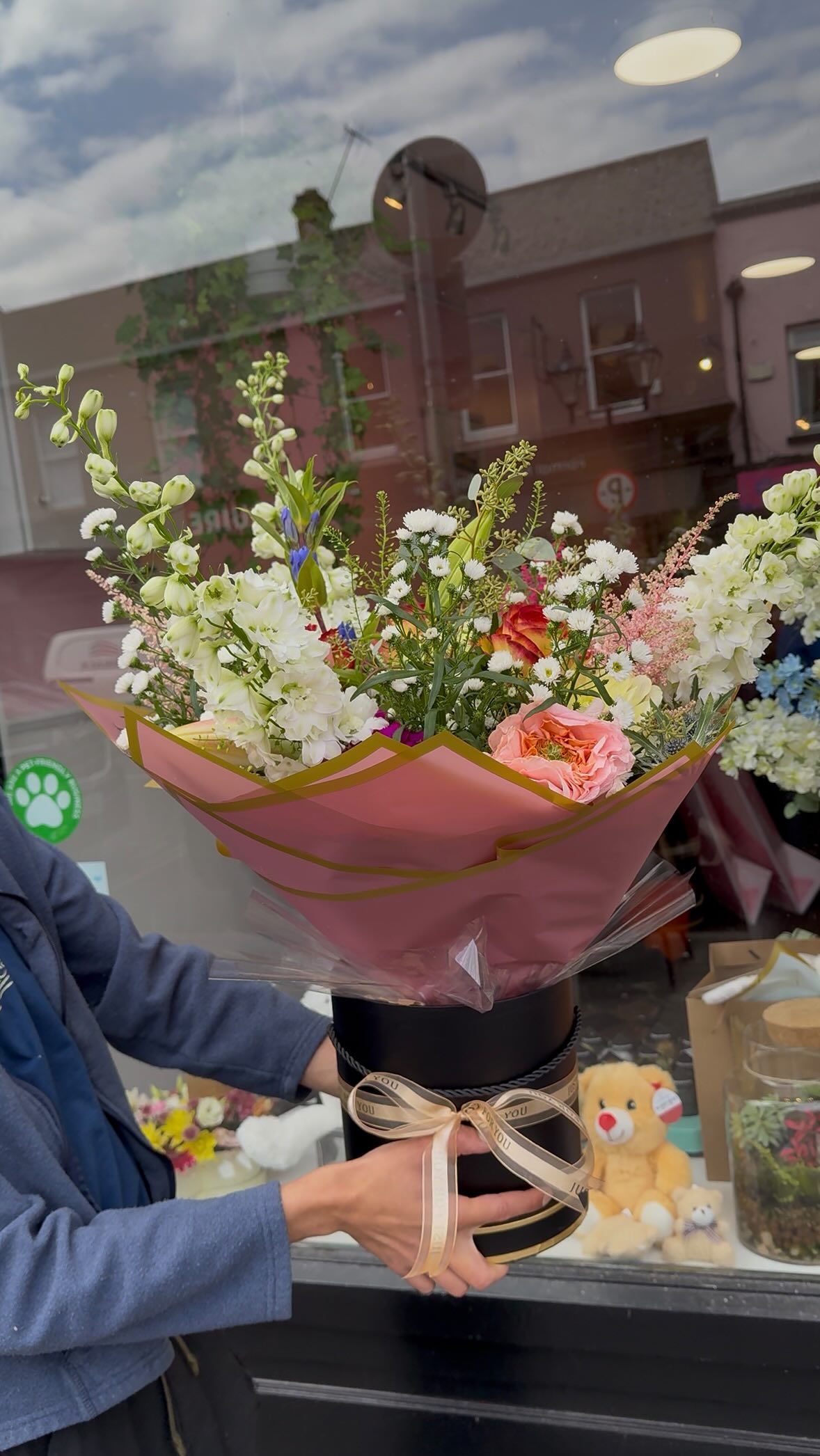 Our cold room is STACKED! 💐
Call us today on 061 312666, or shop on our stunning new website www.lawless flowers.com or just pop in store 52 Roches Street Limerick!
This masterpiece was created by Jordan in the shop, we LOVE IT! 🥰
#flowers #limerickflorist #limerick #surprisesomeone #bouqet