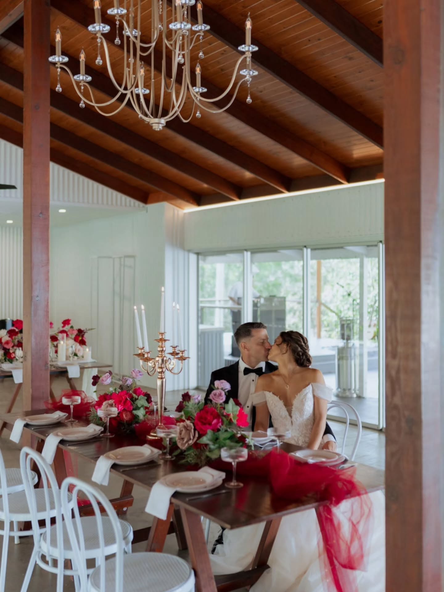 The renovations at @praisemountainfarm are absolutely breathtaking.
As much as I love this beautiful venue, the thing I love most about weddings here are the couples. ❤️
They’re always the kind of people I just click with - relaxed, genuine, and down-to-earth legends that feel like friends. The kind of couples who are more interested in having a bloody good time together than worrying about whether everything is perfect.
There’s something about Praise Mountain Estate that seems to attract really beautiful couples - people who value connection, fun, family, good food, good company and, most importantly, each other.
Captured by @angelabrushephotography who I was so excited to finally meet!
Stunning Gown by @lanewaybridal