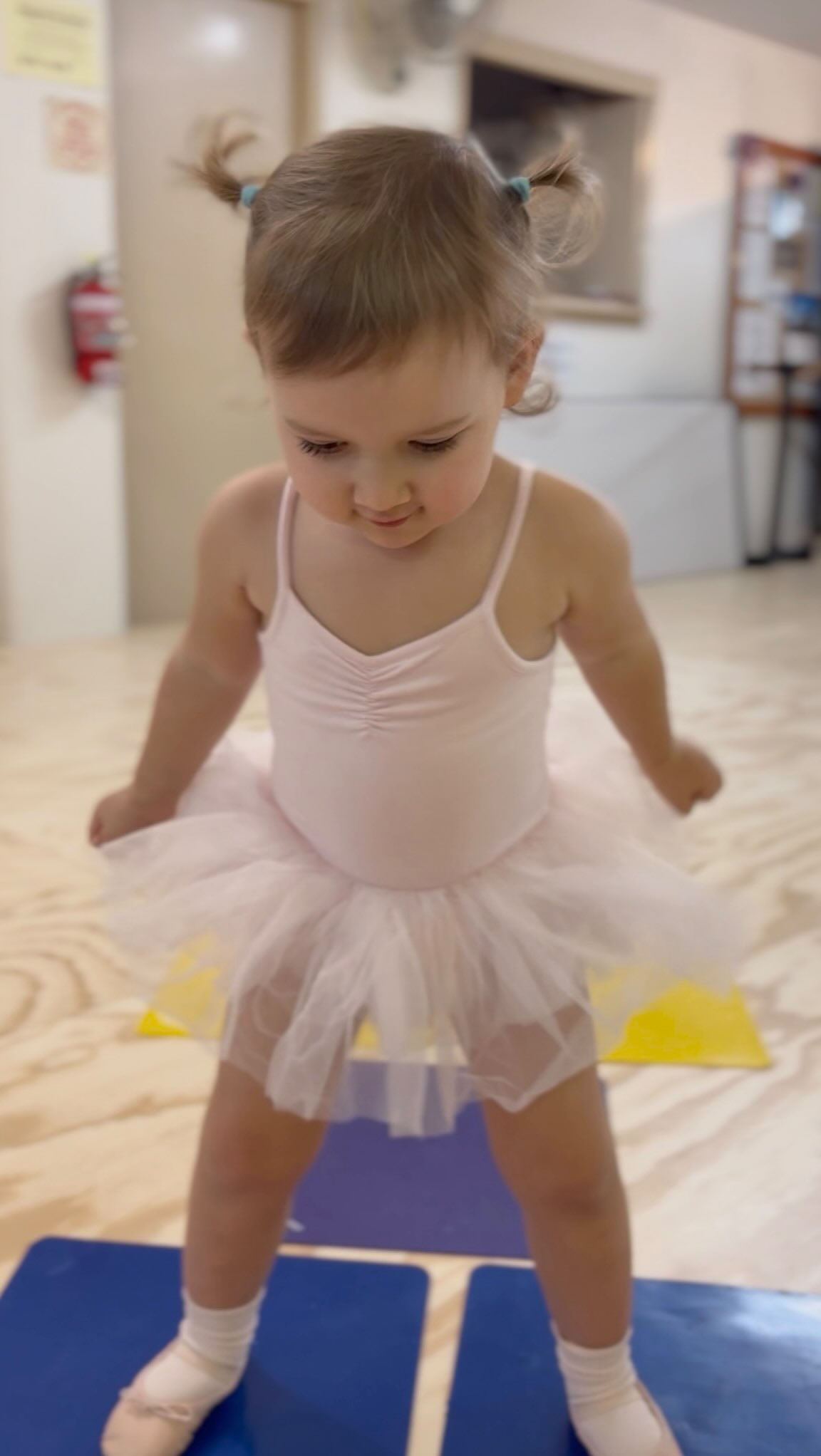 A little bit of everything this week at LDA 🤍
✨ Showcase routines taking shape
🥰 Cuteness overload
💪 Technique building
And lots of dancing in between!