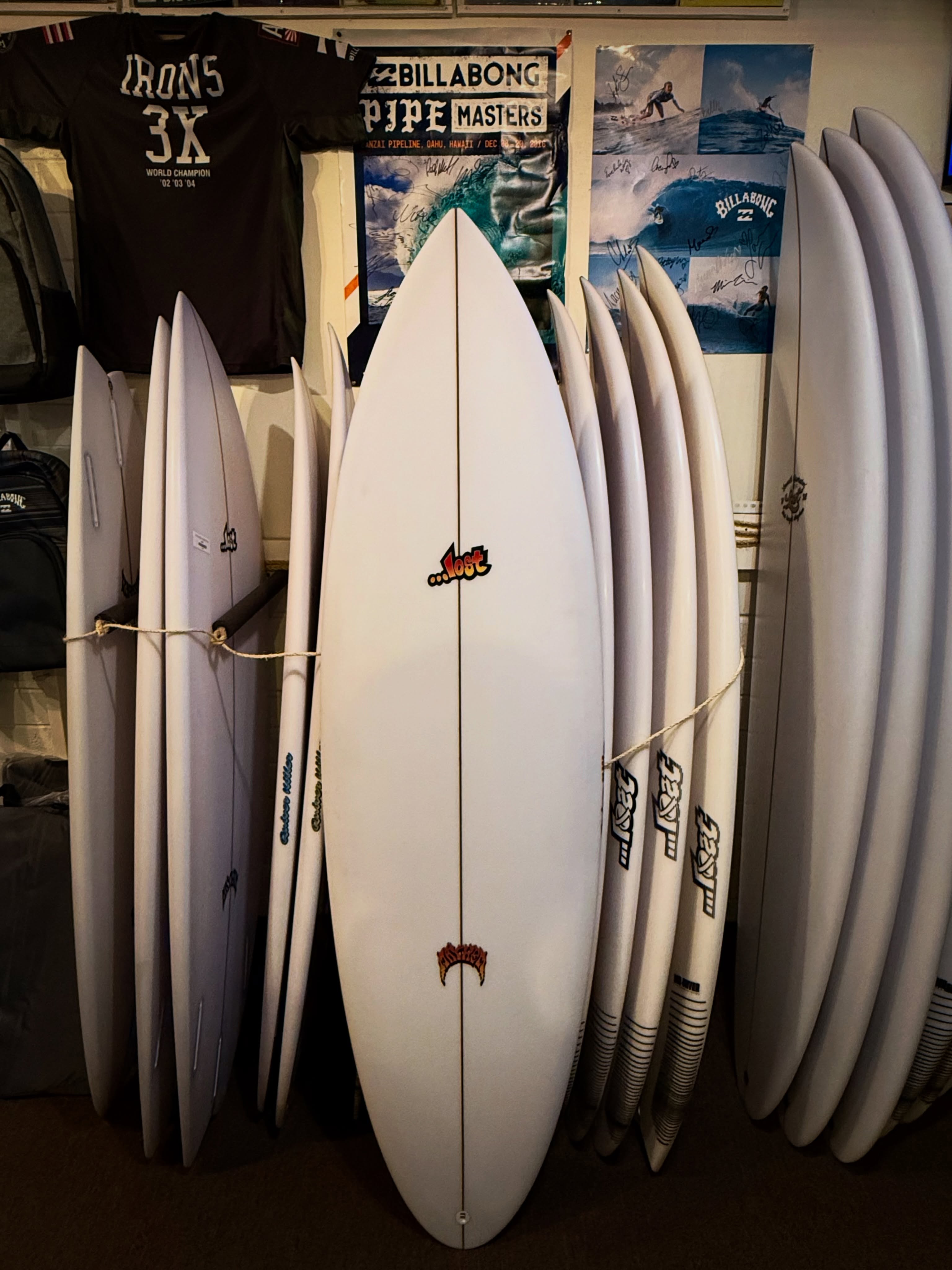 The Lost Quiver Killer a literal one board quiver, thus the name, Quiver Killer. Its forward outline and fairly wide nose lend plenty of forward momentum, both paddling and once you’re on your feet. Drive is not an issue here. The generous width and continuous curve outline, with a modestly pulled in rounded pin tail, give both lift in smaller surf and speed control with precise turning and carving, with confidence in better waves. The nose rocker is moderate, pairing well with the width up front and it initiates into turns with forward momentum.