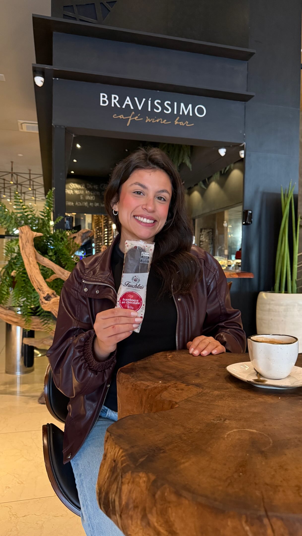 Picolé no inverno? Por aqui, a gente combina com café quentinho e até com chá.
Alfajor, Torta Alemã, Chocolate com Framboesa ou Bombom de Morango… difícil mesmo é escolher o favorito.
E você, qual dessas combinações experimentaria primeiro?
#atelierfruchteis #sobremesanopalito #caféesobremesa #inverno #balneariocamboriu