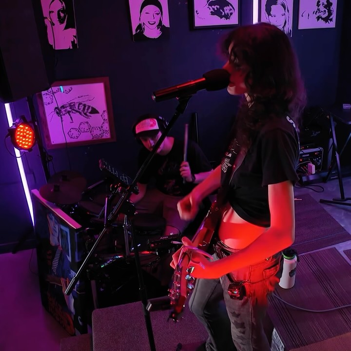 Here’s a little sneak peek of what you can expect to see this Friday at @woodsyartcafe
This is us — Seize The Night! — performing Dani California by Red Hot Chili Peppers. If you like what you hear, come see us bring it to the stage LIVE this Friday alongside @perfectstorm.band
Seize The Night! is a duo featuring @planet.steve , owner and head producer of Seize The Night Records, on drums, and signed musician and vocalist @skylarcook.music on vocals and guitar.
We’re starting at 8 PM, so grab your friends and come spend your Friday night with us!
Who are we seeing there?
#seizethenight #livemusic #alternativerock #cachevalleymusic #loganutah