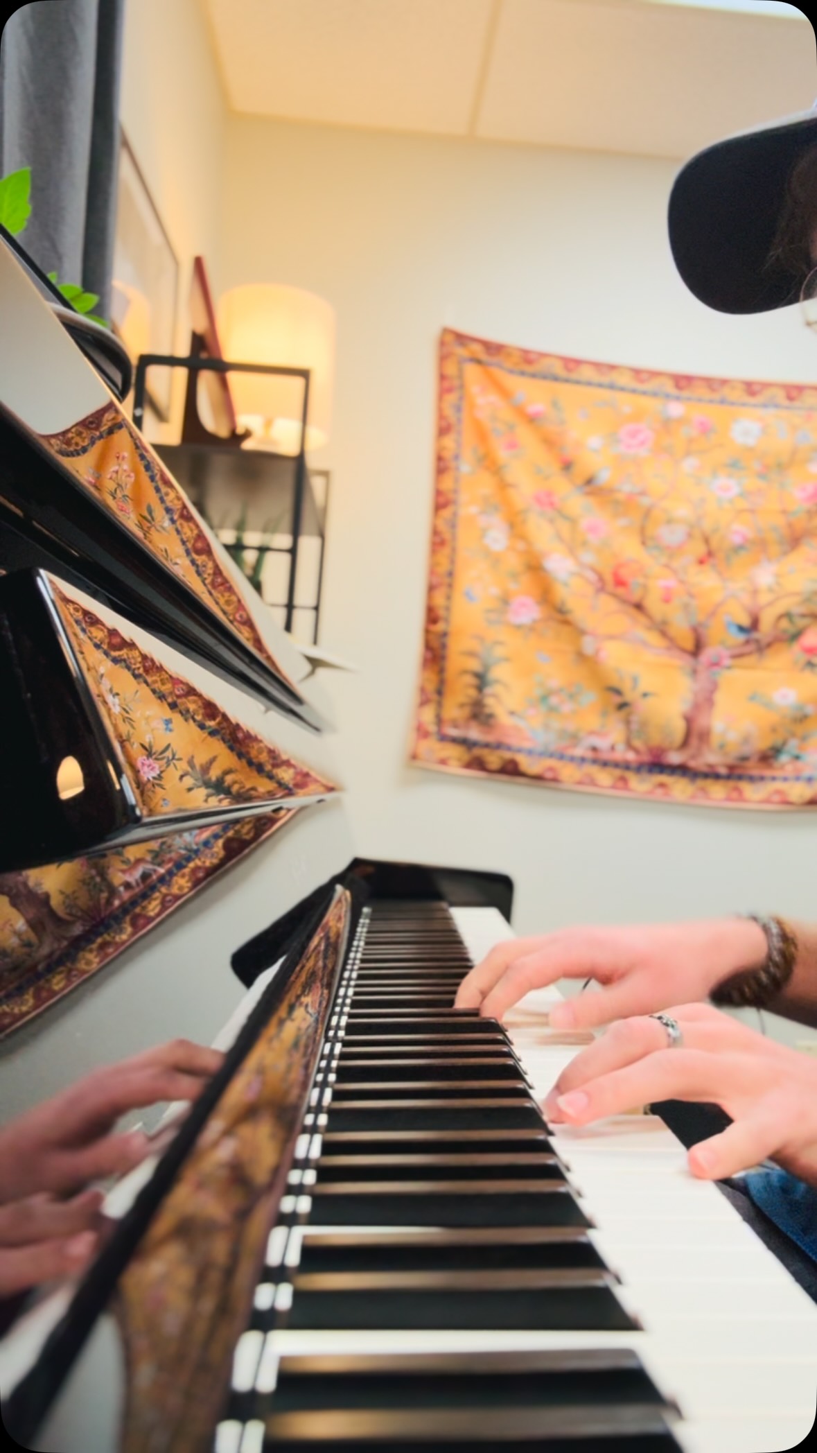 Might compose a set of easy pieces for young pianists! I’m calling this one ‘Song Without Words’ 🎵