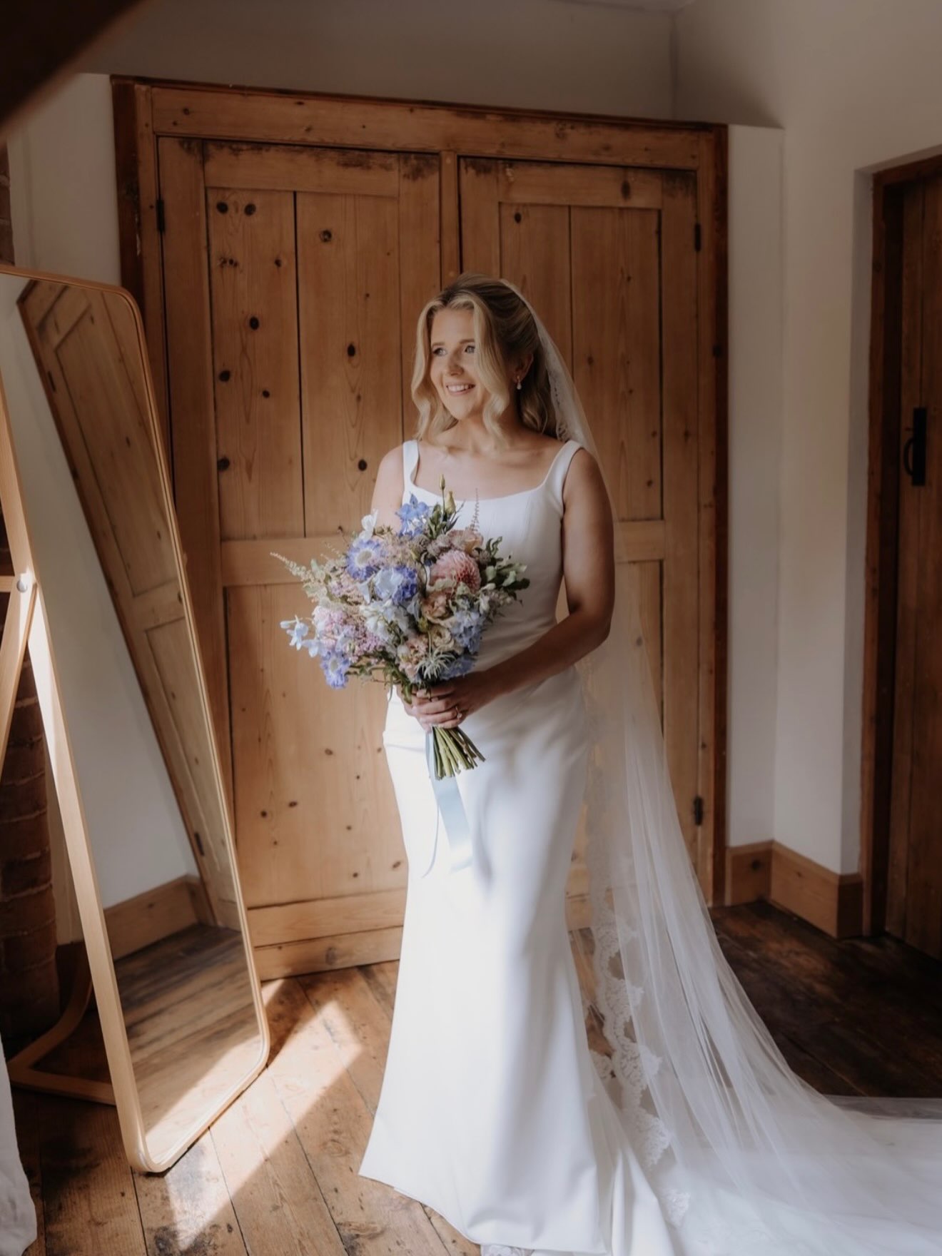 Connor & Ellie π€π
Now THIS is how you do summer wedding flowers.
The prettiest mix of soft blues, blush pinks, creams and whites, with that gorgeous wild, just-picked feel running through every bouquet. And against those powder blue bridesmaid dresses? Absolute perfection. π
From their beautiful ceremony at Dore Abbey to celebrations at @the_haybarn_herefordshire every detail of this day was just gorgeous.
And these photos from @charcook_photography π Weβll never get tired of seeing our flowers come back to us in the professional shots.
Congratulations Connor & Ellie. What a day! π€
πΈ @charcook_photography
π @the_haybarn_herefordshire
Planning your own wedding?
DM us WEDDING and weβll send you our brochure. π