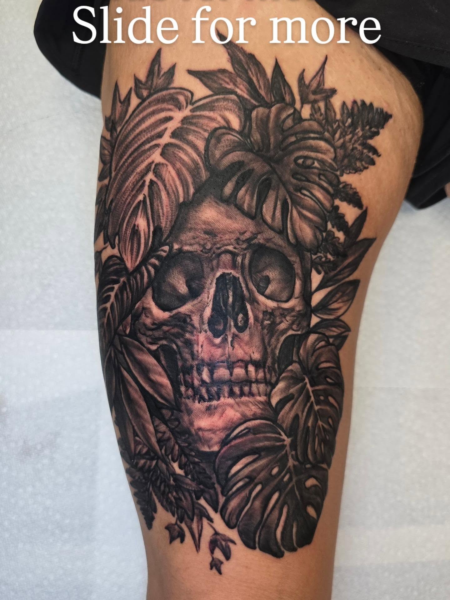 🌿foligae skull💀
Always super fun tattooing this concept and style.
Give me more!!
Www.latessatattoo.com
#mntattooartist #minnesota #skulltattoo #bnginksociety #realistictattoo @allegoryink @ambitiontattoo_amz @scottishrosetattoo