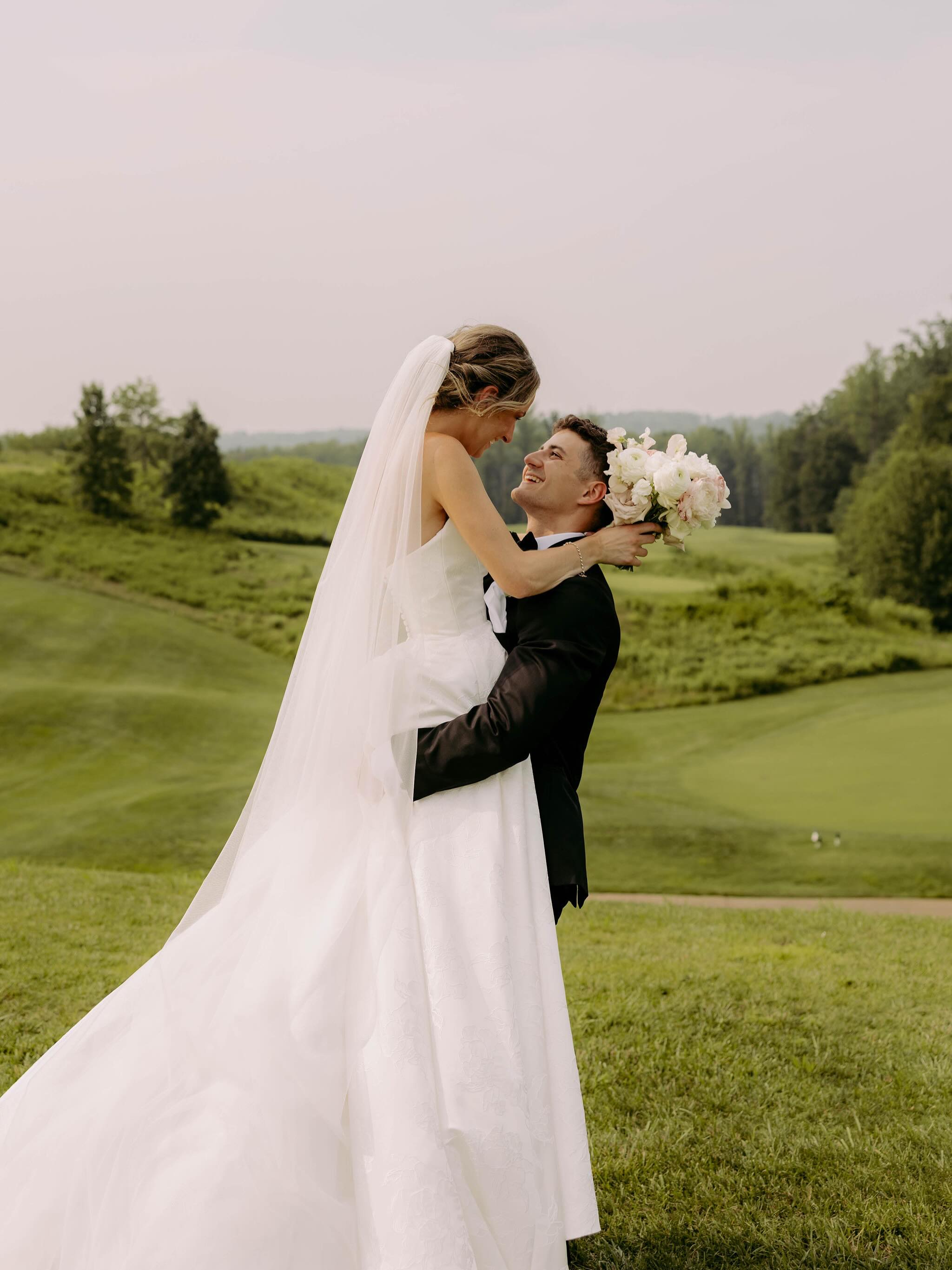 Ryleigh & Josiah. 💕
Venue: @potomacshoresgc
Florals: @thegardenhouseva
Photographer: @sophiaannphotography