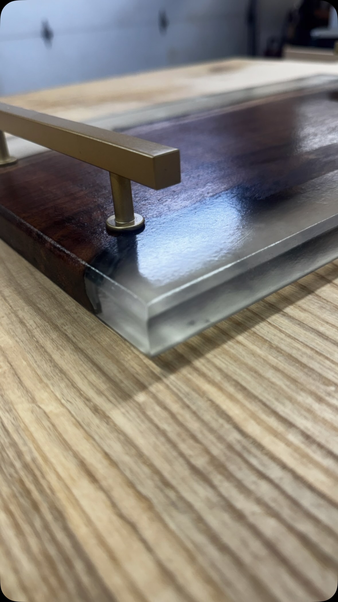 ‼️DO NOT SLEEP ON US‼️
Because while everyone else is sleeping… our work is still showing off. 💡👀#customwoodworking #glowinthedark #woodworker #epoxy #wpoxyresin