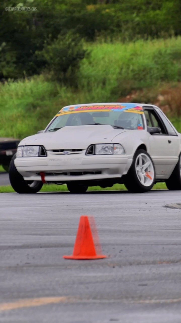 Sundays are always fundays at @summitpointmp for @driftnirvana πΈβ¨
@thedougredfield riding along with @not_another_carvlog ππ¨
P.s. β excuse my not so steady video π
#drift #driftcar #motorsportsphotography #driftnirvana