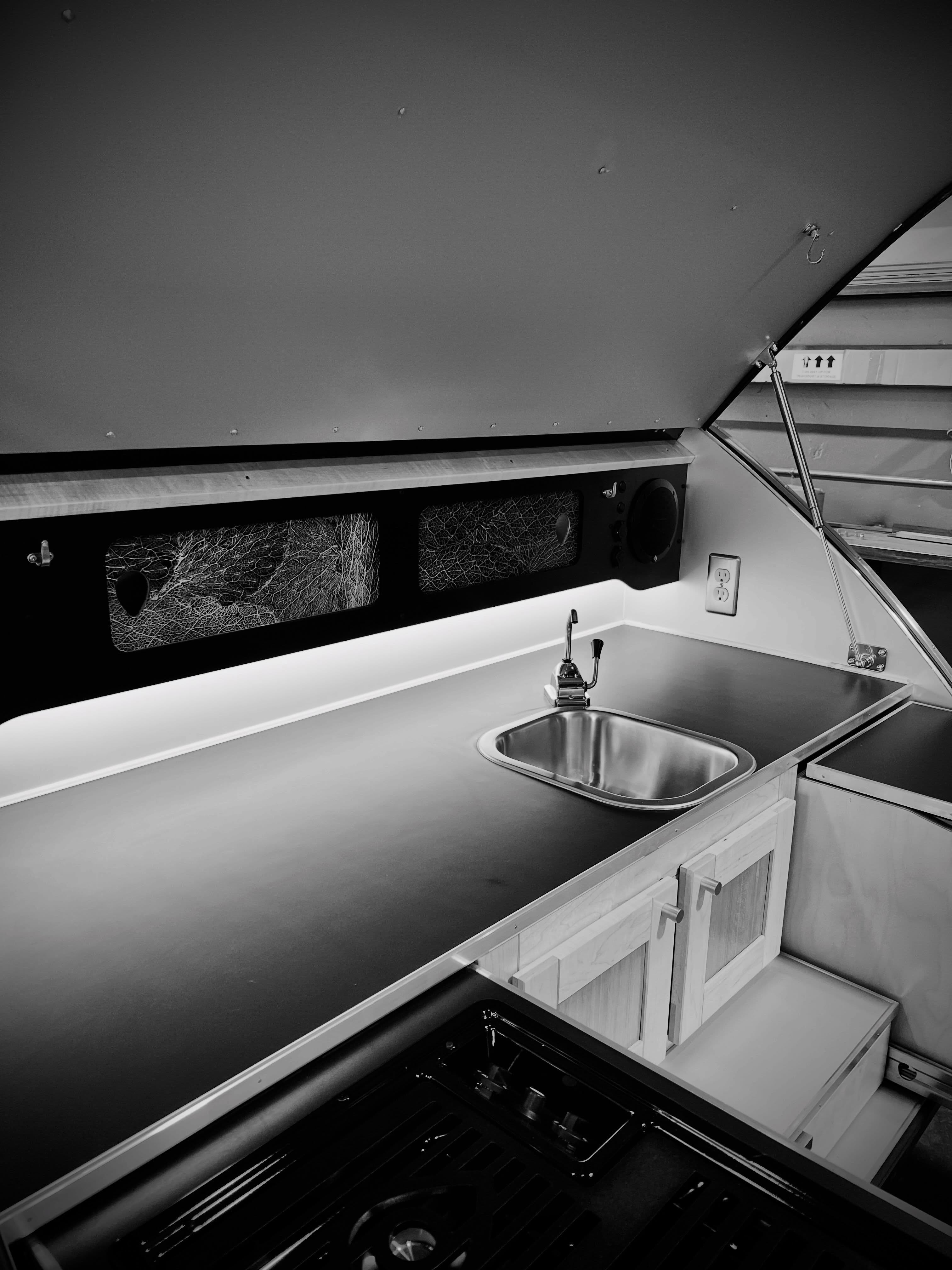 American-made innovation.
True craftsmanship.
At PinDrop®, every component reflects both.
.
#pindroptraveltrailers #innovation #skilledtrades #luxury #builttolast