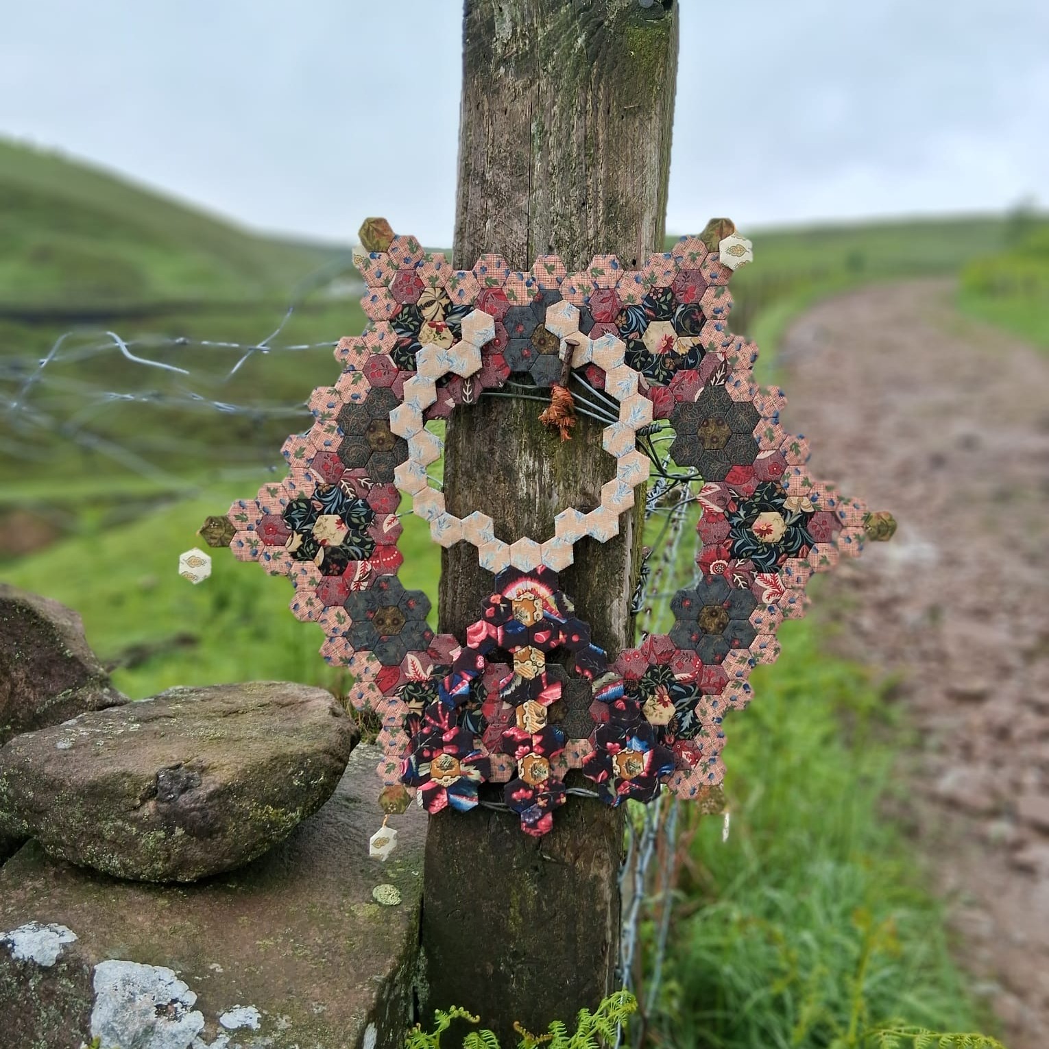 From @opencollegearts OCA MA Fine Art @artistsfiveseasons artist Kate Aimson: What misty realm is this, in the midst of drought….. a fifth season of strangeness.
Meet the artists on 17 September, sign up via the event link in our bio.
#WeAreOCA #MAFineArt #OCAStudentAssociation #OnlineLearning #Creativity