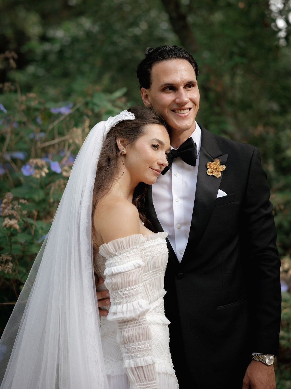 So grateful to be a part of your forever story, Julianna and Adam! Your celebration was just stunning, from the unique, colorful floral arrangements to your gorgeous flowing gown, every classic detail was perfection. Thank you both for choosing Westside and we wish you a lifetime of love!
Amazing vendor team:
Photographer: @katieslaterphoto
Coordinator: @eventsavvyobx
Florals: @englishgardenweddings
Hair/Make up: @loviessalon
Videographer: @amywilsonfilms
Officiant: @scottobxweddingofficiant
Caterer: @redskycatering
Music: @obxweddingentertainment
Tent/rentals: @metro_rental
#brideandgroom #weddingdress #weddingvenue #obx #theknot