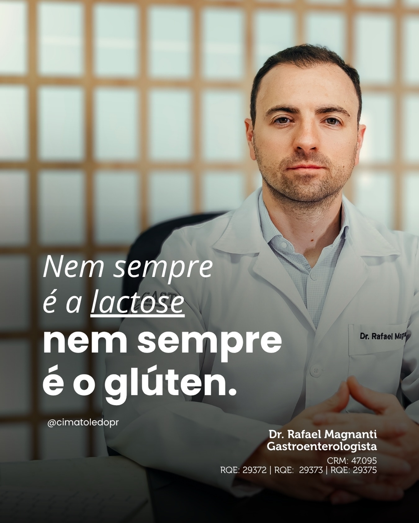 Sentiu desconforto intestinal e já pensou: “É o glúten” ou “É a lactose”?
Calma. Nem sempre.
Inchaço, gases, dor abdominal, diarreia, alteração do hábito intestinal e outros sintomas podem aparecer em diferentes condições gastrointestinais.
E é justamente por isso que não dá para transformar um sintoma em diagnóstico.
Retirar glúten ou lactose da alimentação pode até parecer uma solução simples, mas, sem uma investigação adequada, você pode estar apenas eliminando um alimento sem descobrir o que realmente está causando os sintomas.
A avaliação com o gastroenterologista é importante para entender o histórico, os sintomas, a frequência e a relação deles com a alimentação e, quando necessário, solicitar os exames adequados.
Nem todo intestino inflamado é intolerância à lactose.
Nem todo desconforto é o glúten.
E nem todo sintoma tem a mesma causa.
Antes de cortar alimentos, investigue.
Porque cuidar da saúde intestinal não é seguir a dieta da moda. É entender o que o seu organismo realmente precisa.
#cima #toledopr #gastroenterologia #lactose #gluten