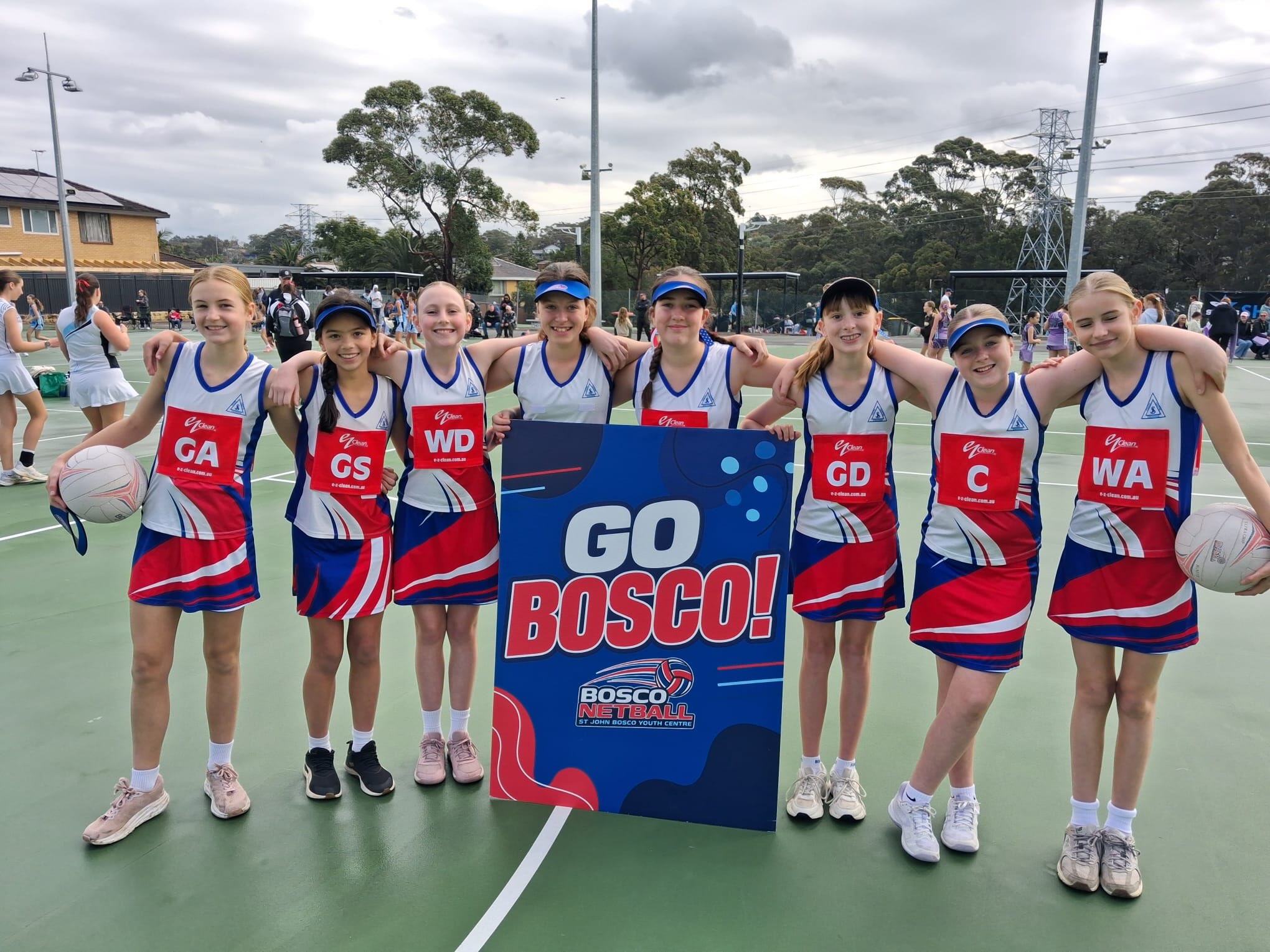 WHAT A SEMI for our 13s!!
Full game = draw 🫣
5 mins each way of extra time = draw 😱
Injury time = draw 🤯
THEN A WIN BY 2 sending them off to the finals next week 😮💨❤️💙🤍
I’m sure we had some stressed spectators! 🤭
