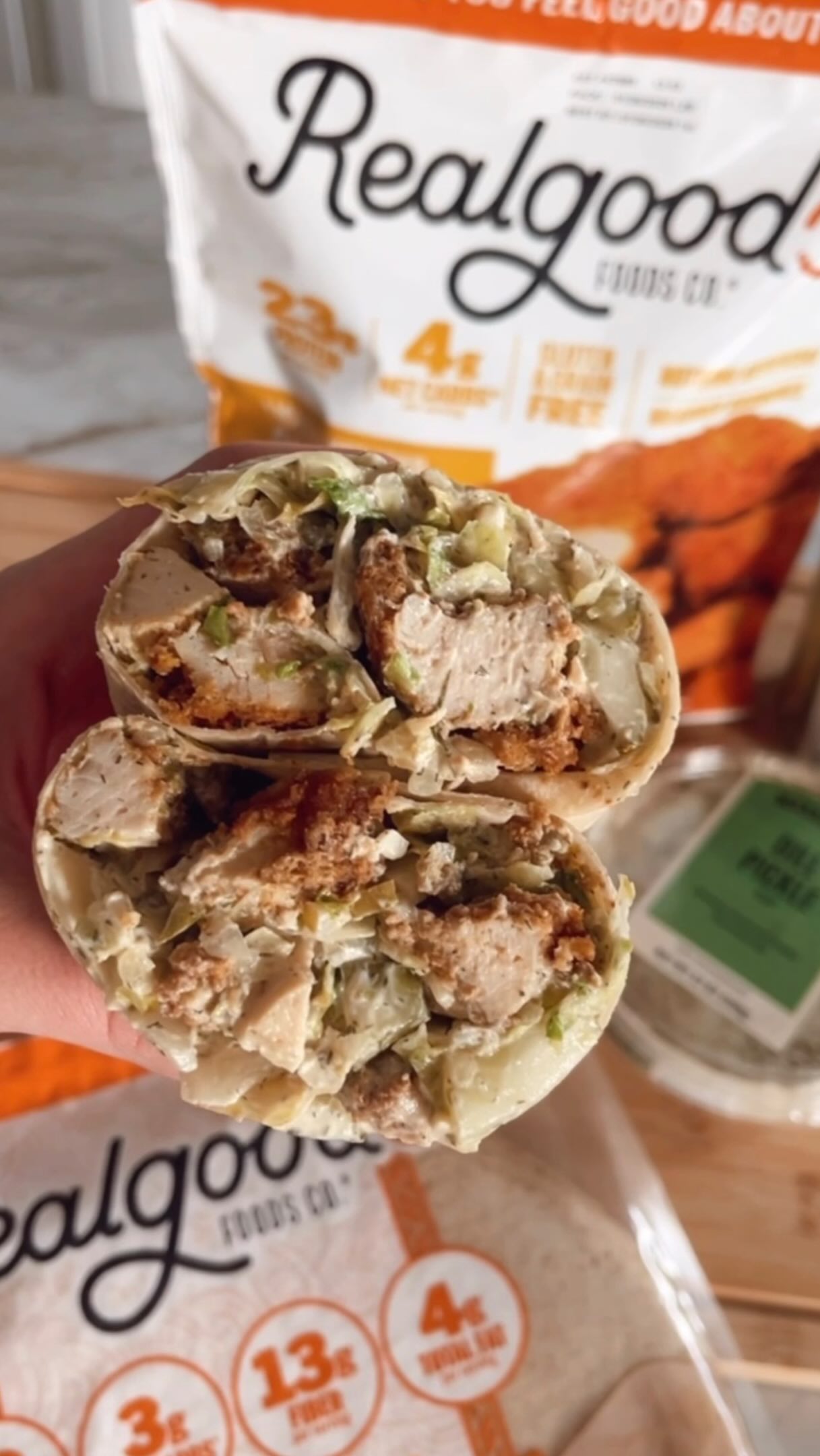 ✨Where my pickle girls at?!✨🥒😂 recipe below👇🏼
Crunchy, creamy, packed with protein and low in carbs. A pickle lovers dream💚
INGREDIENTS:
- @realgoodfoods Lightly Breaded Chicken Strips (23g protein, 4g net carbs)
- chopped iceberg lettuce
- @grillospickles pickle spears
- sliced provolone cheese
- dill pickle dip
- @realgoodfoods Low Carb Burrito
DIRECTION:
1) Add the iceberg lettuce, chicken strips, pickles and provolone to a cutting board.
2) Now grab a big knife and CHOP IT ALL UP until everything is bite-sized and evenly mixed.
3) Add a couple big dollops of dill pickle dip right on top, then use your knife to fold and toss everything together until it’s coated and creamy. Transfer the chopped salad to a bowl.
4) Lay out your low carb tortilla, add the chopped salad to the center, then top with another handful of chopped chicken strips. Roll it up and enjoy!
Save to make later and follow @conteketo for more easy low-carb recipes, product reviews, and grocery shopping hauls. #ConteKeto #Keto #LowCarb #RealGoodFoodsPartner #ViralWrap