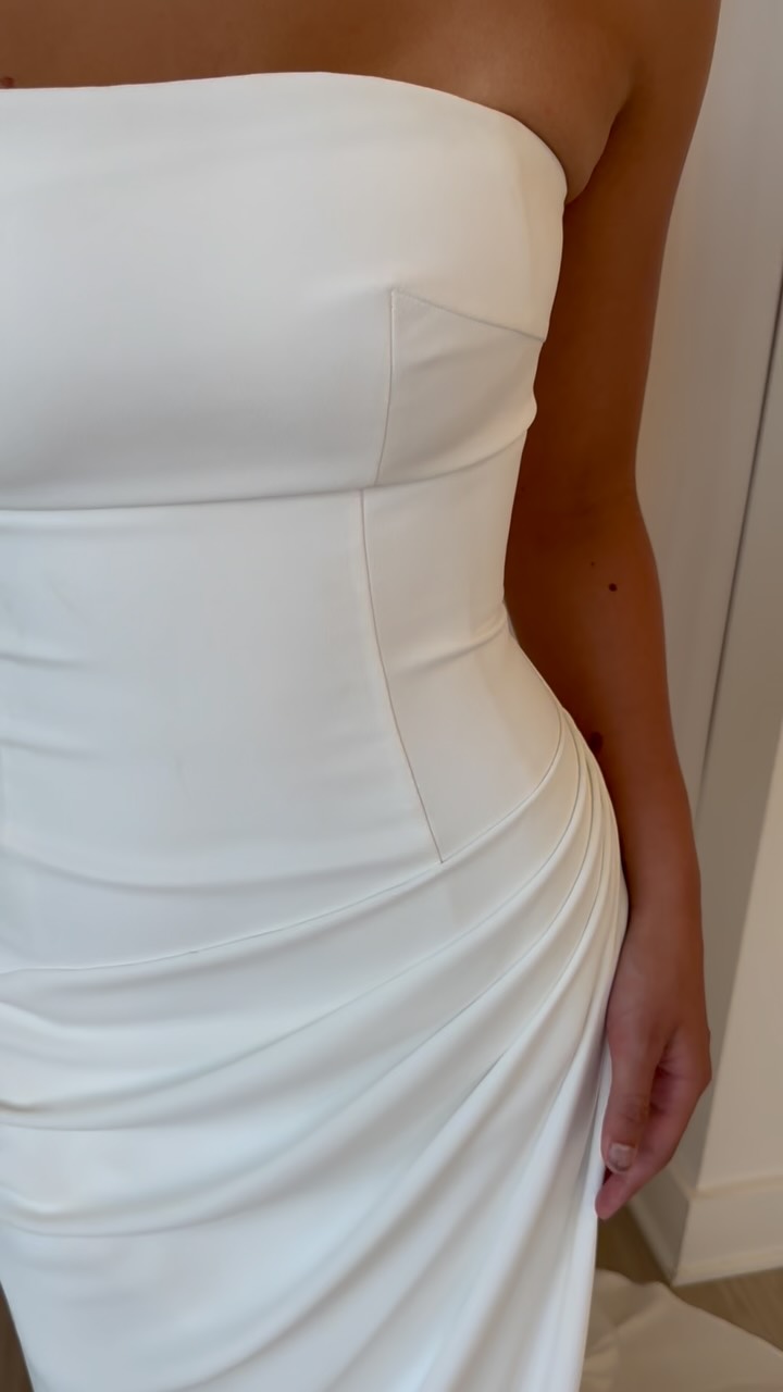 Classic at first glance. Modern in every detail. π€