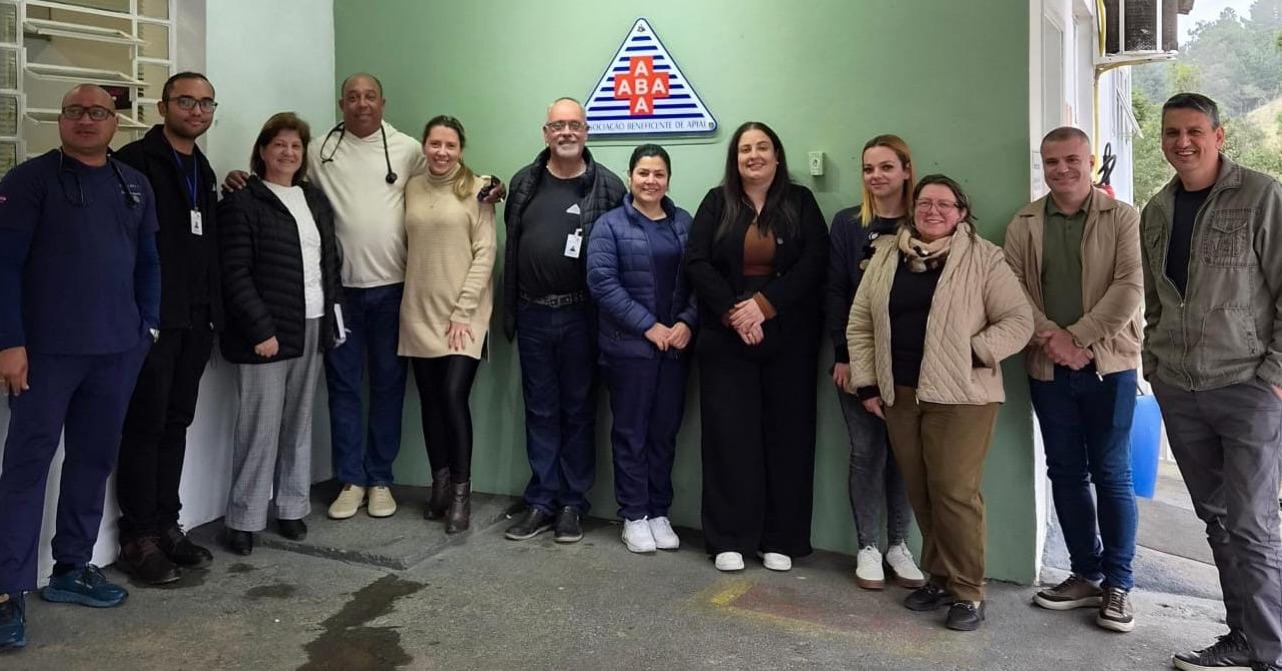🤝 União que fortalece a saúde da nossa região!
O Hospital Dr. Adhemar de Barros realizou uma importante reunião com os Secretários Municipais de Saúde, fortalecendo o diálogo, a parceria e a união entre os municípios e o Hospital.
Momentos como esse são fundamentais para alinhar ações, compartilhar necessidades e buscar, juntos, melhorias que contribuam para um atendimento cada vez melhor à nossa população. 💙🏥
Seguimos trabalhando com diálogo, compromisso e parceria por uma saúde regional cada vez mais forte.
#saúde #hospitaldeapiaí #valedoribeira