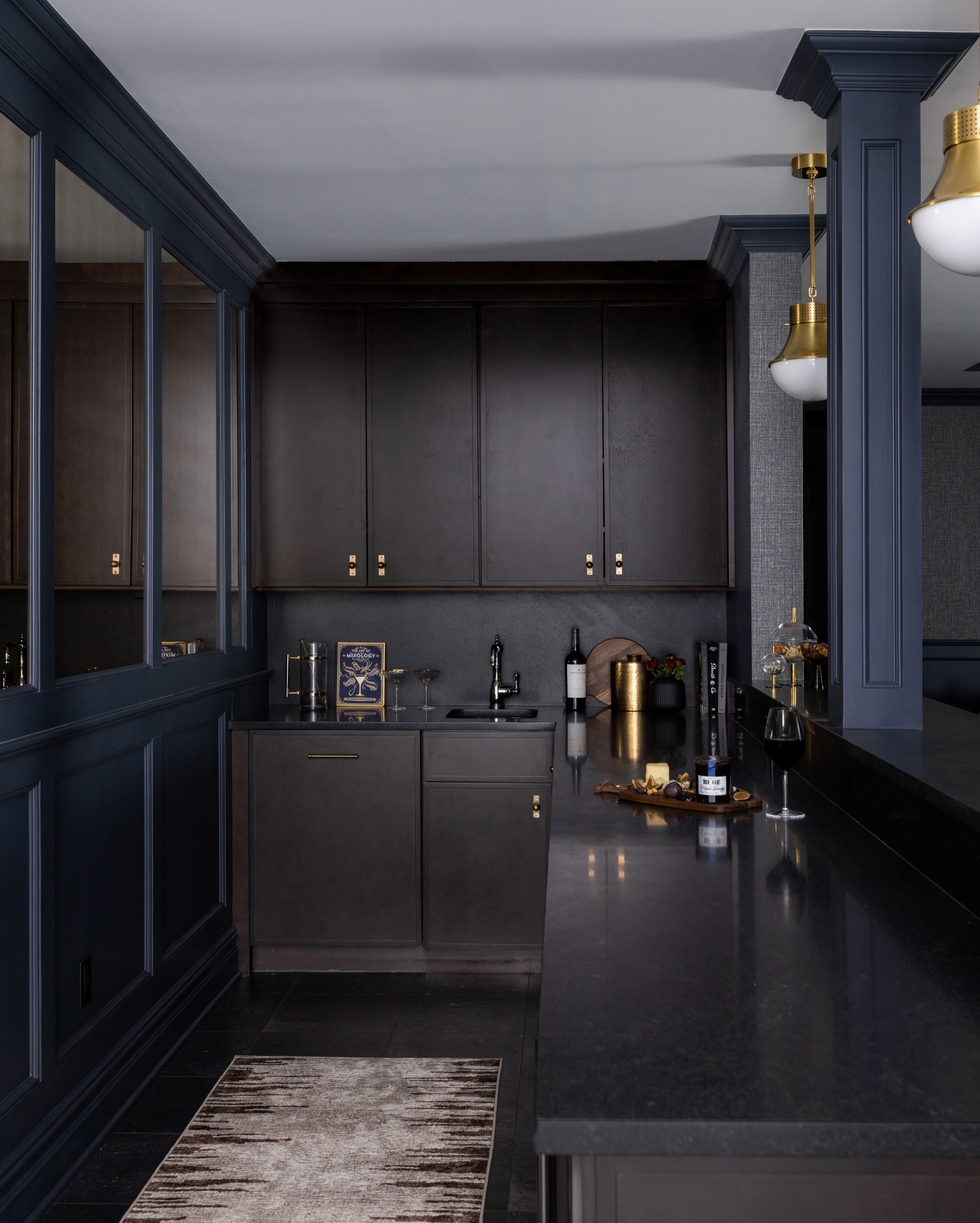 This basement was designed for effortless entertaining.
💭 What’s the one design feature you couldn’t live without in your dream hosting space?
Photography: @raquellangworthy.photo
#njinteriordesigner #luxuryinteriordesign #basementdesign #athomebar