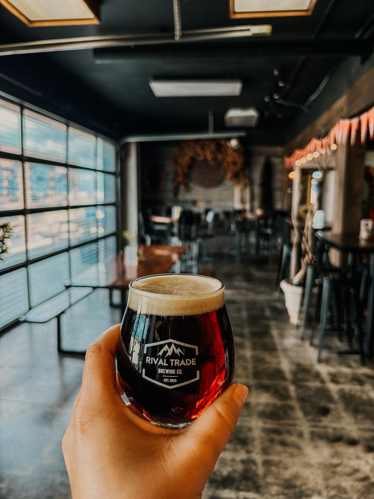Original 49’er is back on tap! 🚒
This classic Red Ale is flavourful and easy to drink. Not only is it delicious, but its name is an homage to our local fire department and their first ever purpose-built fire engine, the 49’er.
Come down to the taproom this weekend and try it on tap, or grab a 4 pack for your weekend adventures!
#historyontap