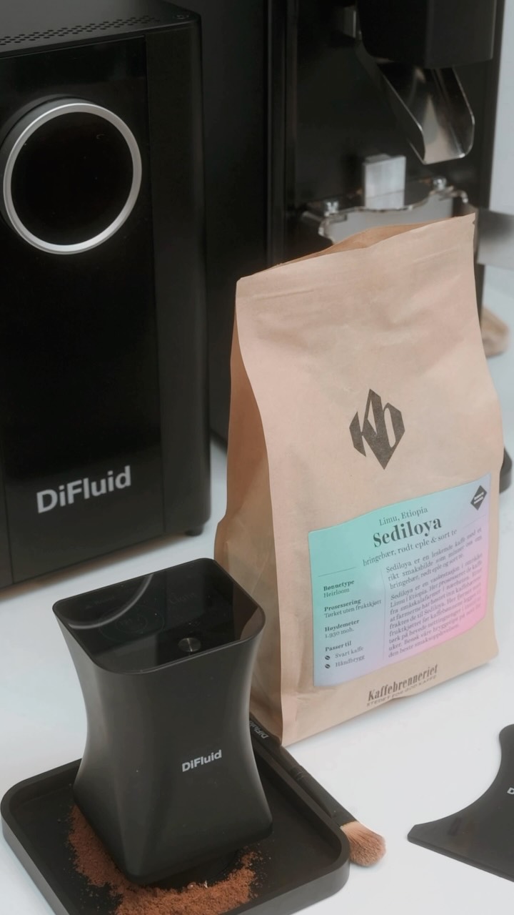 En herlig dag sammen med noen av de dyktige baristaene fra @kaffebrenneriet.no ☕️ Vi brant, smakte og brygget kaffe, og vi fikk til og med skrudd litt på kaffeutstyret underveis. En dag fylt med kaffenørding, læring og gode samtaler. Takk for besøket! 🖤
#rrebel #lamarzocco #kaffebrenneriet #baristacommunity #kaffepause