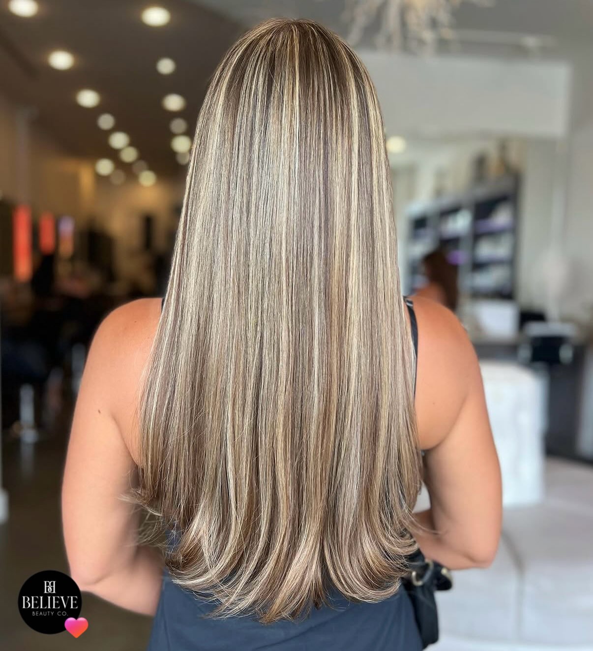 ✨ The perfect blonde does exist. ✨
Bright, dimensional, and perfectly blended for that effortless, expensive blonde look. 🤍
Healthy shine + seamless dimension + the perfect tone = blonde goals. ✨
#PerfectBlonde #BlondeGoals #DimensionalBlonde #LuxuryBlonde #FreshHighlights