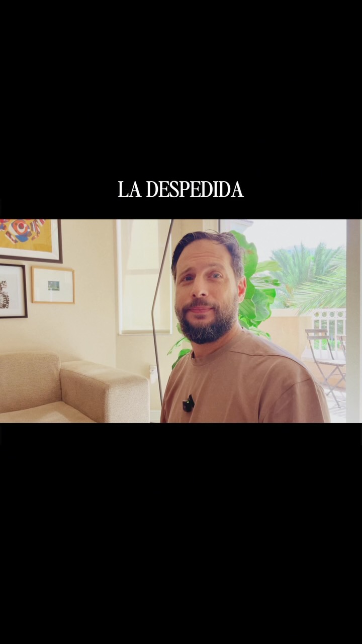 Esto no es una meditación guiada…
Es lo que realmente sucede adentro cuando alguien se va, y aunque sepas que no tiene nada que ver contigo, algo abajo lo lee como que no fuiste suficiente.
Anoche despedimos a unos amigos que se regresan a Los Ángeles.
No es sobre ellos. Nunca fue sobre ellos.