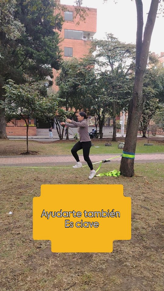 Luego del temblor hemos querido ayudar y eso está bien. Ahora la pregunta es ¿Cómo nos tratamos bien ante la incertidumbre?
@andreaximenaa_ estuvo entrenando esta mañana y reflexionamos sobre la impermanencia y la inquebrantabilidad.
#Slacklinelab #Slackline #beginner #bogota #clases
