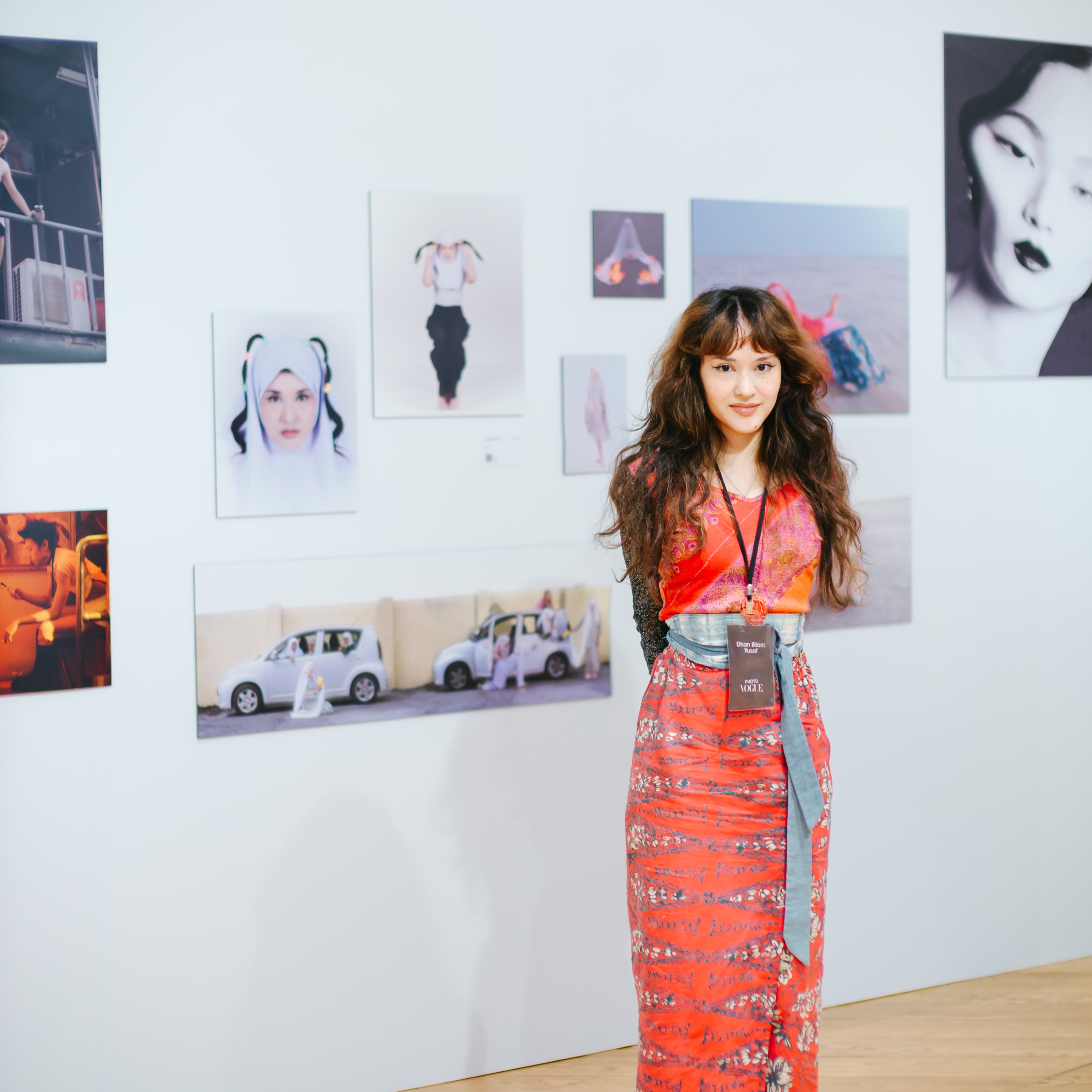 Wrapped up two exhibitions that was held in these past few months.
In Taipei, my work was shown as part of Fragments of Remembering (่จๆถ็้็ธซ), the 2026 @photovogue exhibition at Bellavita, presented in celebration of @voguetaiwan โs 30th anniversary. Terjoin its residency program as well, last minute assistance was needed so @haidayusof terjoin to help my neurospicyness take comfort in all the newness.
And in Arnhem, Netherlands, my moving image work Konfrontasi was shown as part of @stateoffashionnl State of Fashion Biennale 2026: Available to Promise, baru recently ended, was told welcomed more than 60,000 visitors and officiated by Queen Maxima of ๐ณ๐ฑ herself.
gila gila thank you @voguetaiwan @sunles @alessiaglaviano
@stateoffashionnl and itโs curators @annezzzzzz @world_of_shanu @vandriel_marinkovic_luo for giving the work a place within these conversations ๐
Images by Ema Broekema