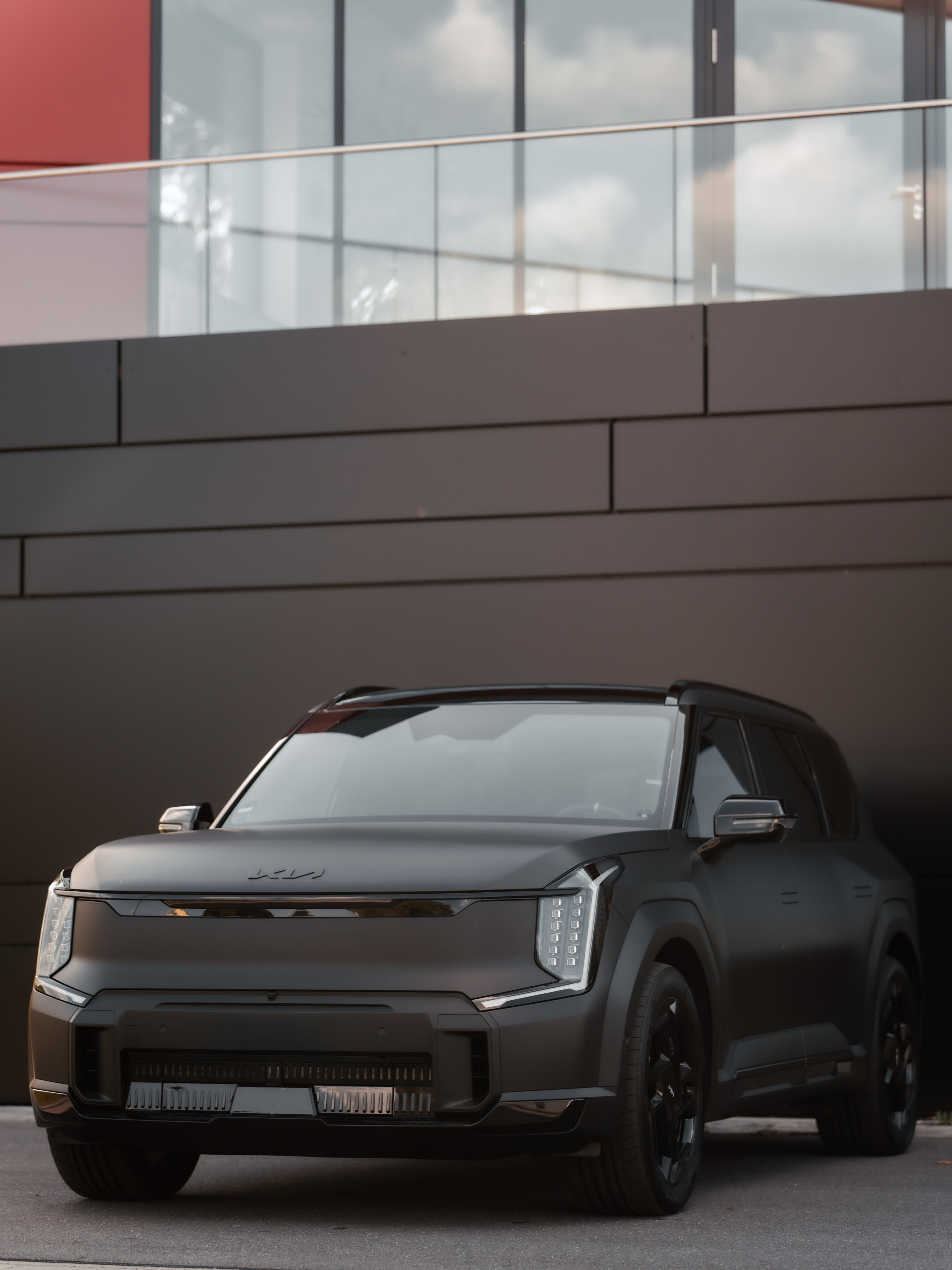 ALL PHANTOM BLACK. 🖤
Stealth trifft auf Luxus.
Der EV9 – komplett in Schwarz, kompromisslos clean und einfach anders.
PHANTOM BLACK — DARKNESS, DONE RIGHT.
📞 0177 29 85 626
🌐 www.foliatune.de
✉️ info@foliatune.de
#EV9 #PhantomBlack #AllBlack #KiaEV9 #BlackEdition Stealth Foliatune