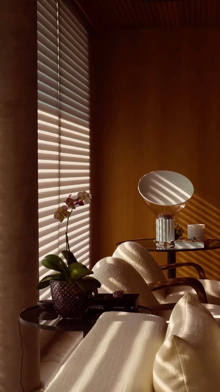 A Linha ETTE® da Hunter Douglas está com 20% de desconto! A melhor oportunidade do ano para renovar as cortinas da sua casa chegou. É a união perfeita entre estética refinada, proteção solar e conforto de alto padrão para quem não abre mão do melhor.
Garanta essa condição exclusiva antes que acabe: fale agora com os especialistas da Arthur Decor pelo direct ou no link da bio e solicite um orçamento!
#ArthurDecor #HunterDouglas #LinhaETTE #CortinasHunterDouglas #designdeinteriores