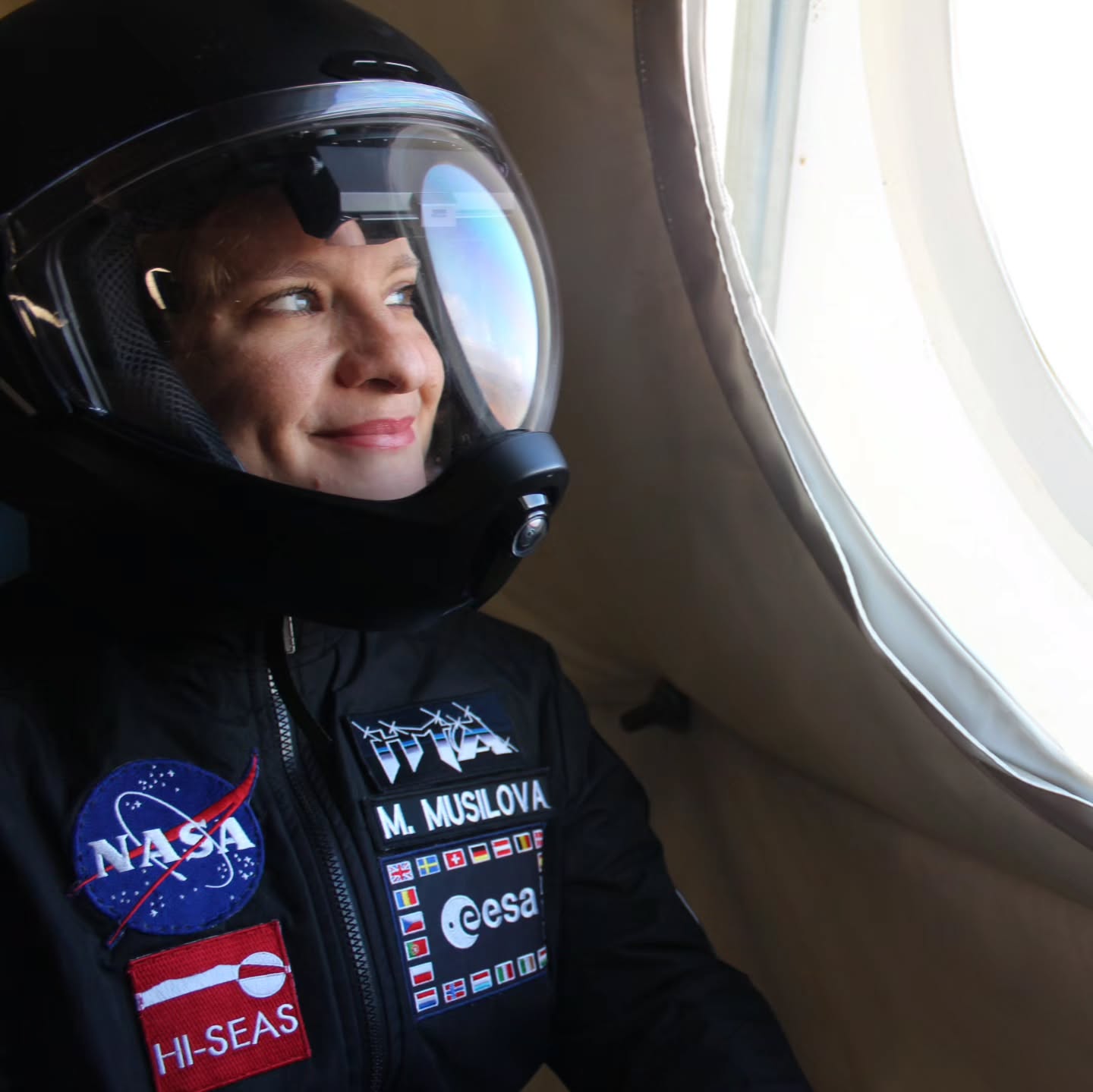 Welcome to all my new followers! Many of you have asked me about my experiences leading simulated space missions, so I would like to give you a quick overview 😊.
There are several stations around the world where you can recreate conditions similar to those on the Moon, Mars or space for astronauts (like on the International Space Station @iss). You can see some examples here of the stations I led missions in: the Hawaii Space Exploration Analog and Simulation (HI-SEAS) @hi_seas_official, which I was the Director of for a few years; the Mars Desert Research Station (MDRS) @mdrs_utah; LunAres @lunares_hab and the Jules' Undersea Lab @julesundersealab.
During the simulated space missions, we live and work as if we were truly on a space mission, which is why we're called analog astronauts. We eat astronaut-like food, wear simulated spacesuits when we leave the station to do "spacewalks", and the research we perform on these missions helps prepare humans for long duration space missions.
I'll be sharing more information about simulated space missions over my next few posts, so please stay tuned 😊.
#analogastronaut #spacemission #spaceresearch #scientist #WomanFromMars