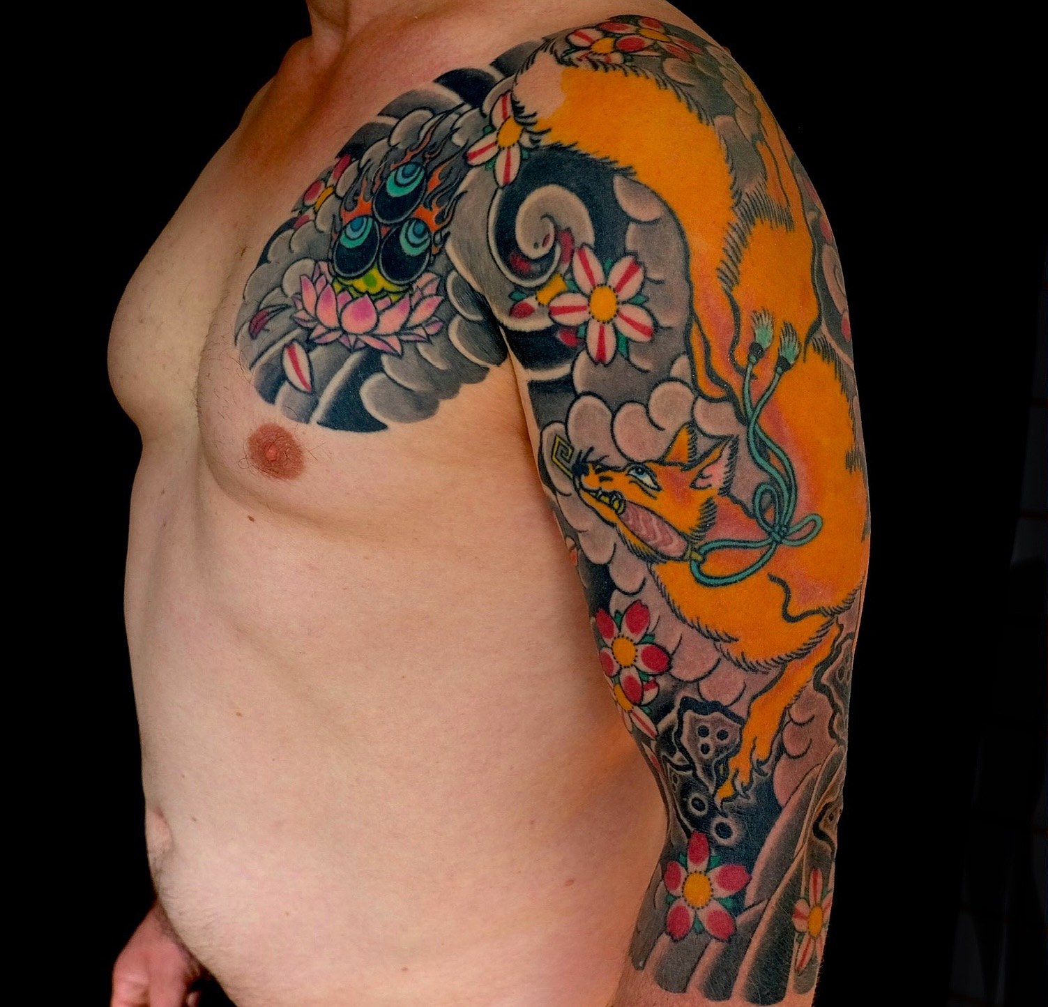 Bold will hold. 6 year old Kitsune tattoo, photo from today. If you want strong and lasting tattoo work, don’t hesitate and get in contact.