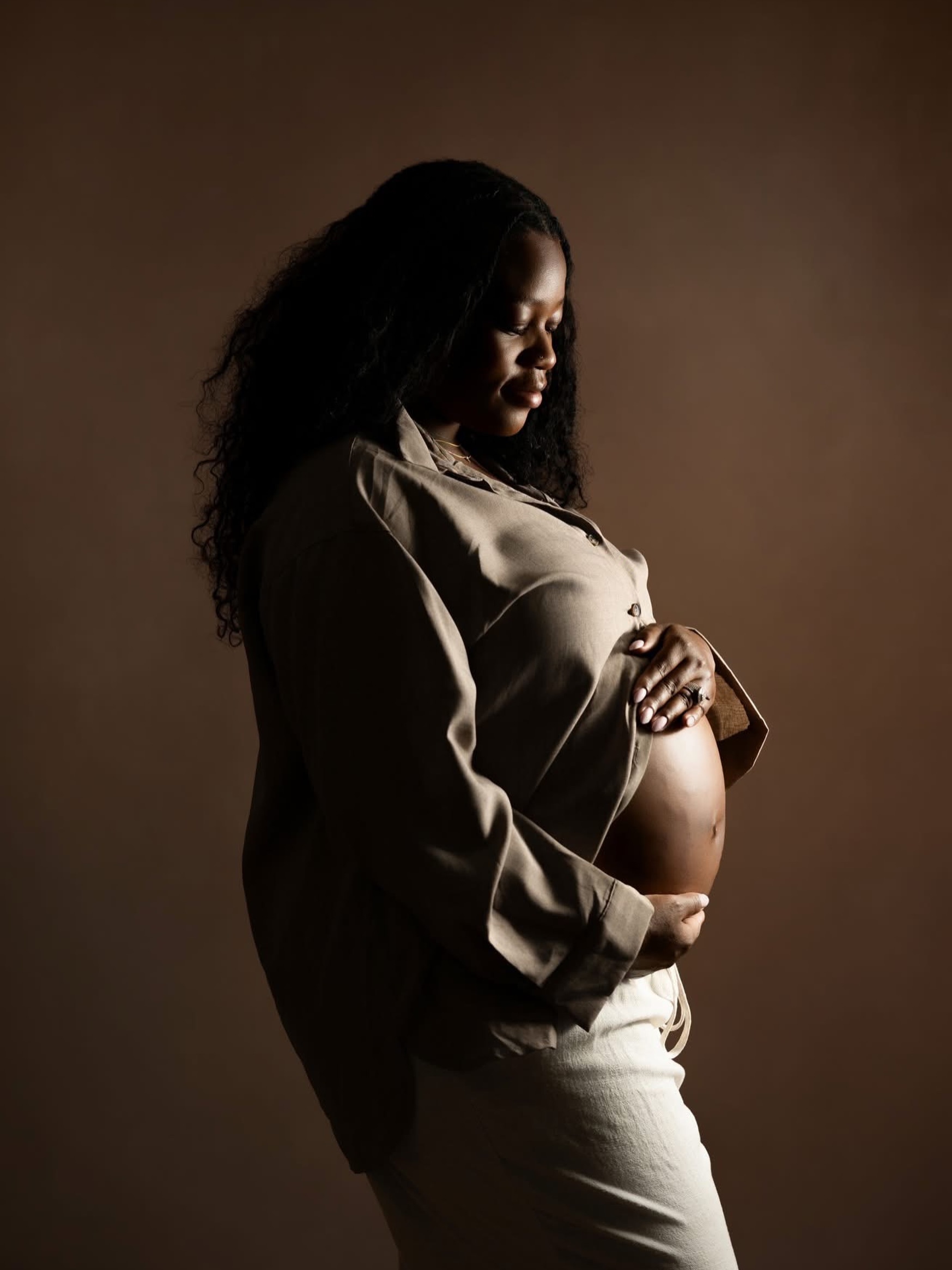 Did you know that it’s World Photography Day? I’ve been so Blessed to follow this passion of mine for the last 17 years! I’m so thankful to my clients over the years for allowing this dream of mine to come true.
Maternity sessions are so special to me. I absolutely love creating in the studio to capture the beauty, strength, and emotion of this incredible season of life. This shoot gave me so much room to be creative with light and shadow, and I love creating images that feel both timeless and artistic. What a beautiful reminder of the miracle of new life.
#WorldPhotographyDay #maternityphotography #stlouisphotographer