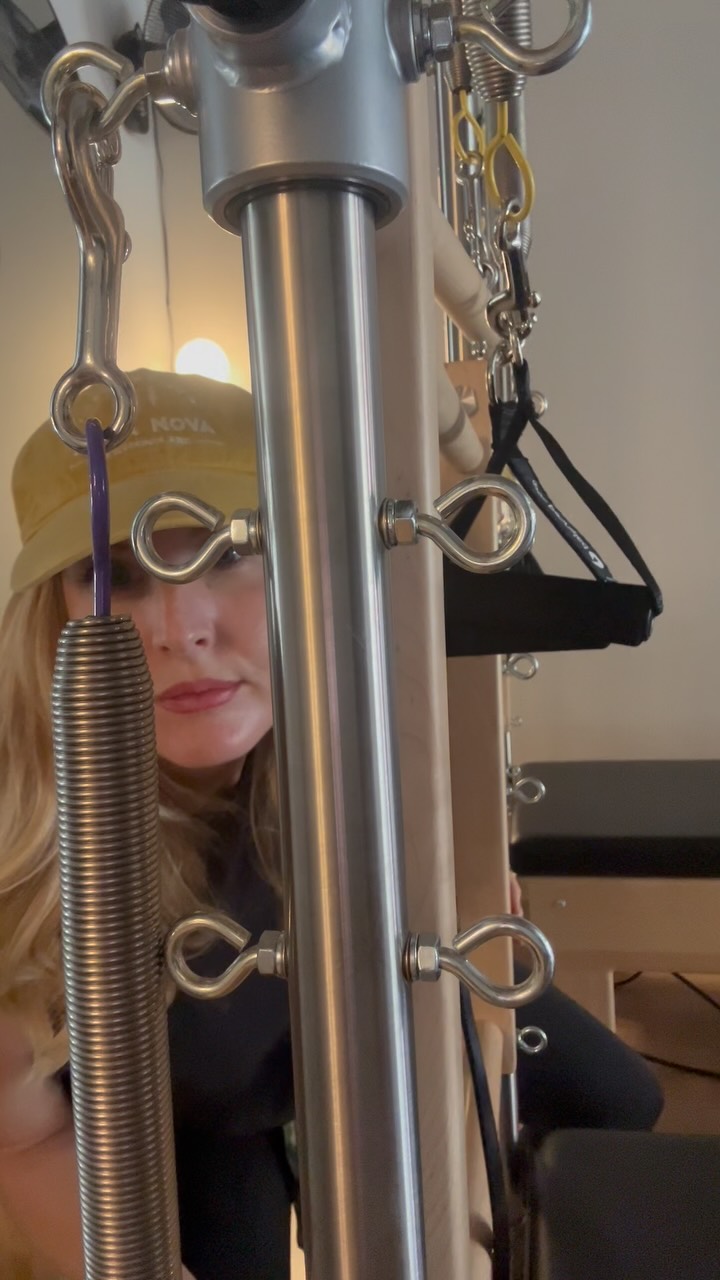 Oh hey!!
POV you’re in a classical Pilates class.